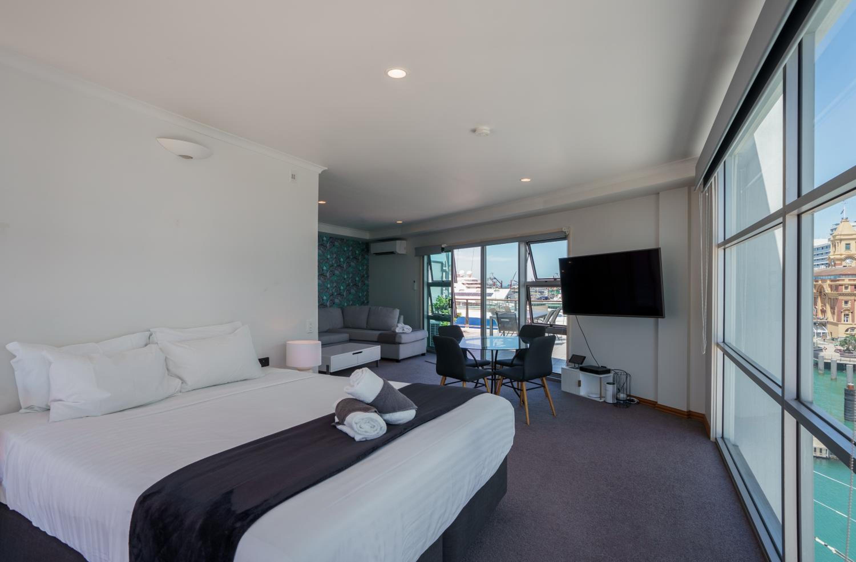 Studio Apartment with Sea View