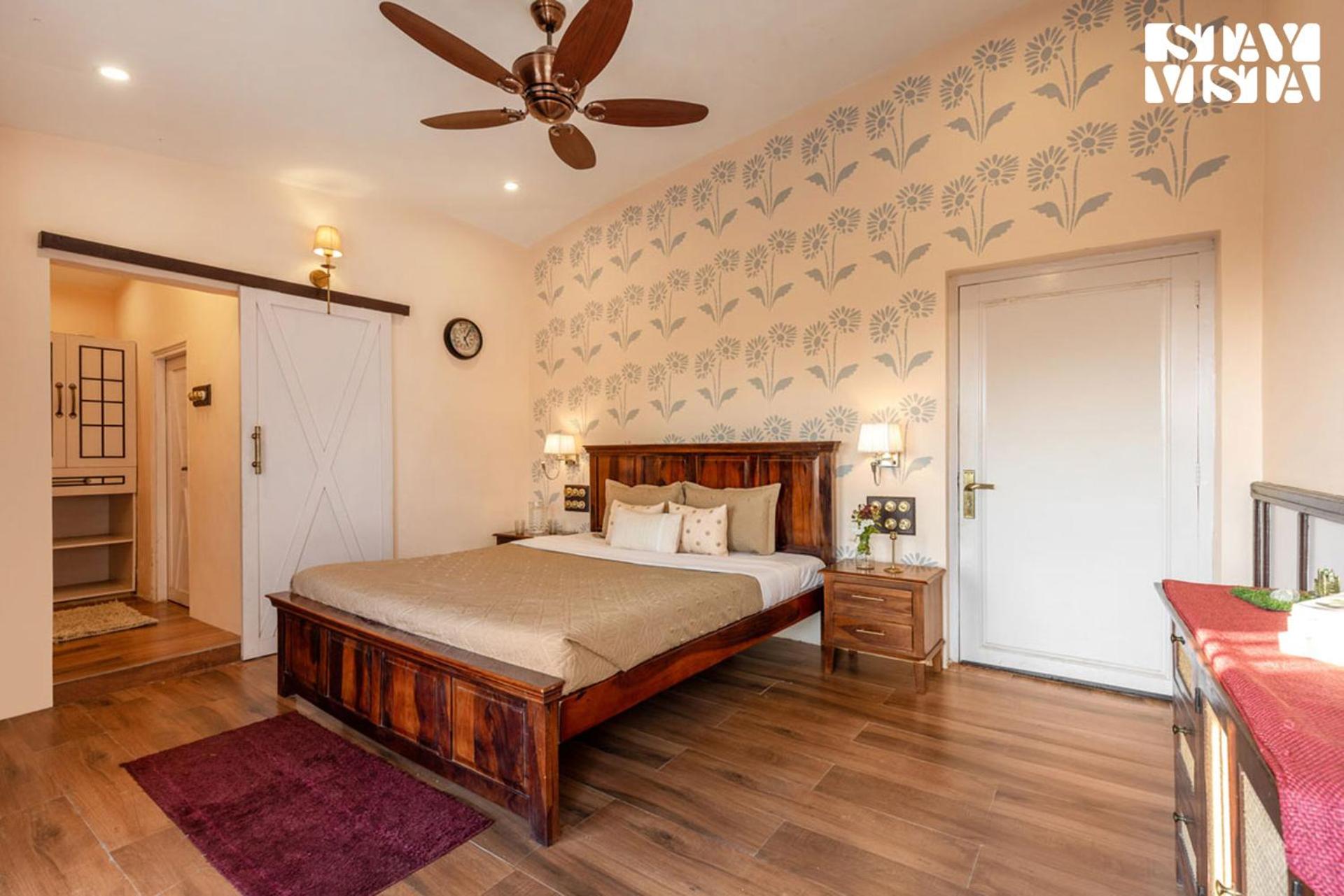 Villa photo 1