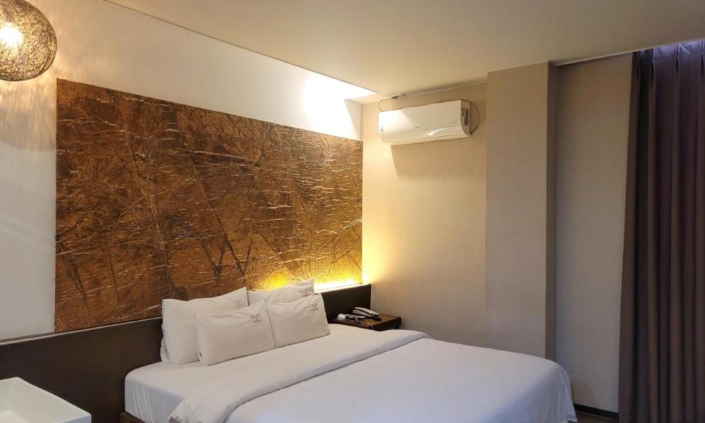 Deluxe Room (No Parking) photo 1