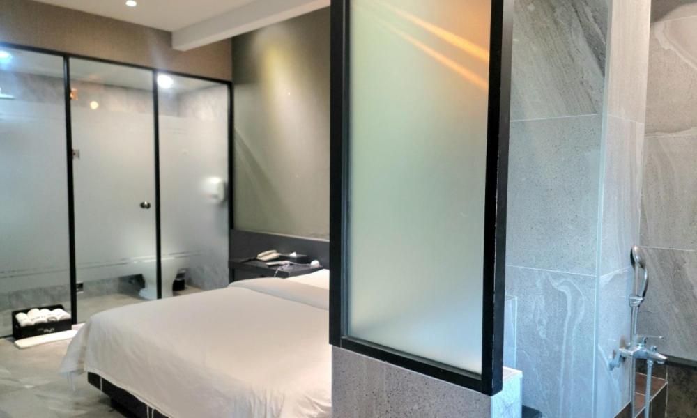 Deluxe Room (No Parking) photo 3