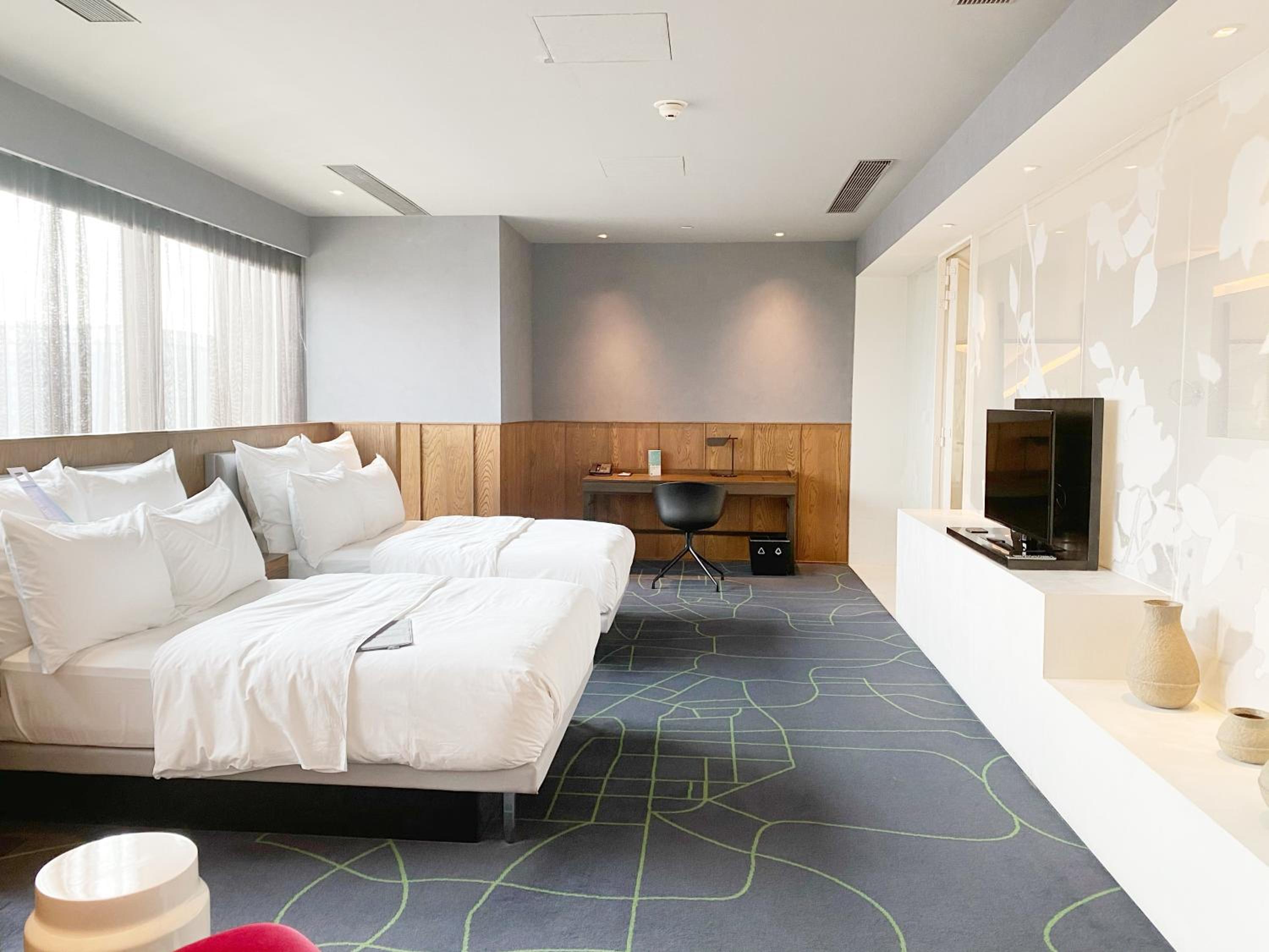 Business Double Room with Two Double Beds - Club Level
