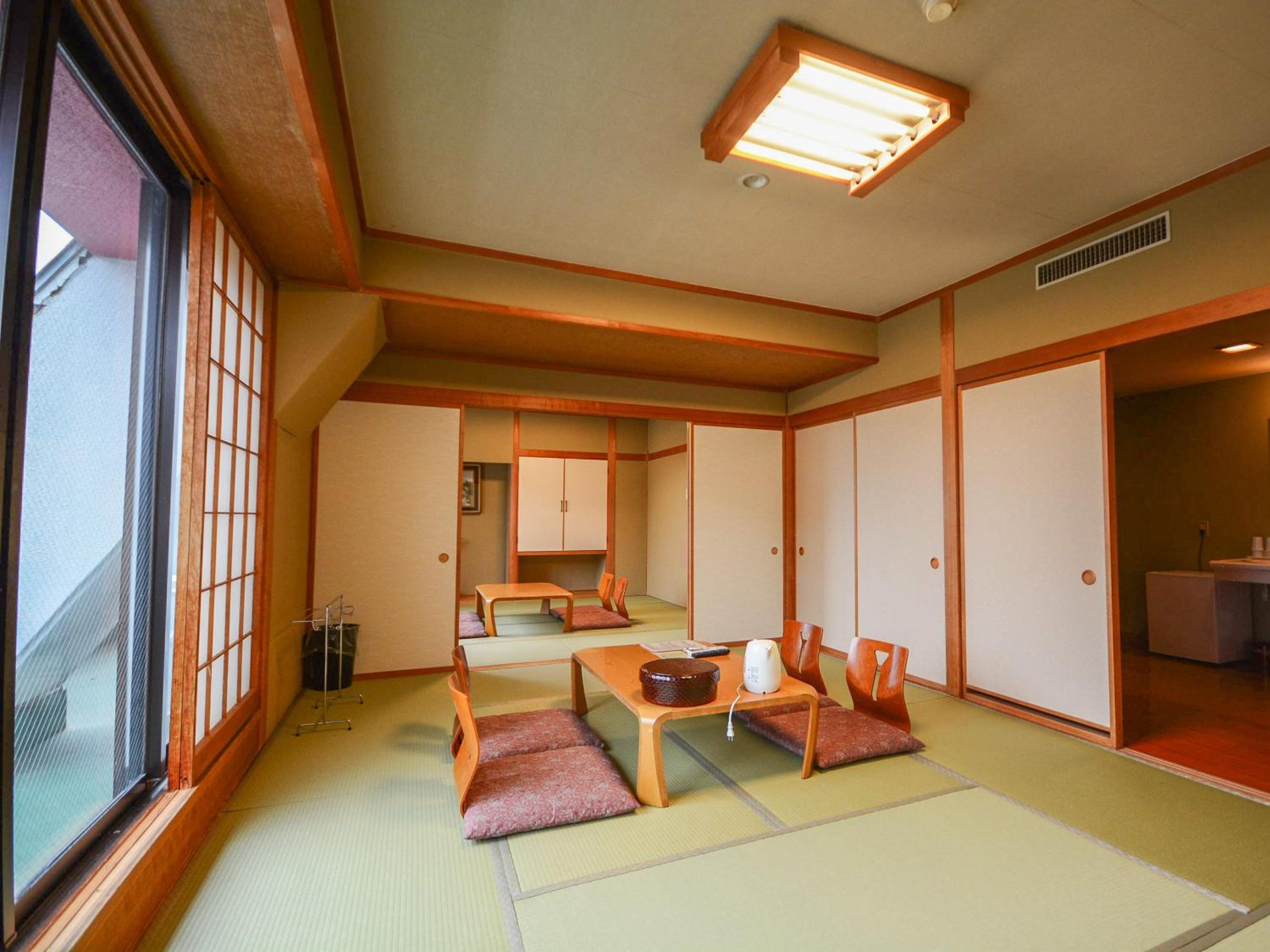 Japanese-Style Family Room photo 1