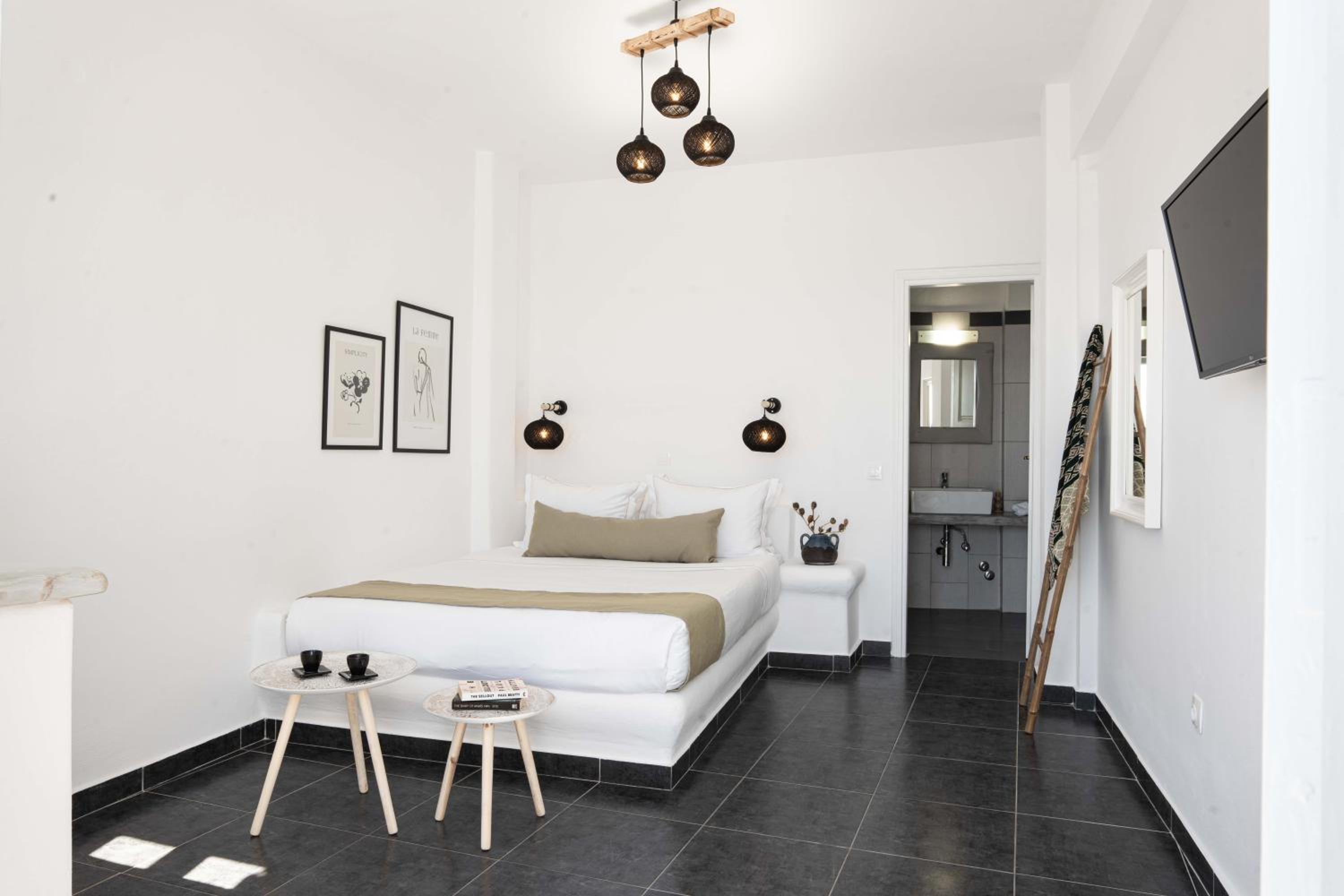 Classic Cave Room with Caldera  View - Photo 23