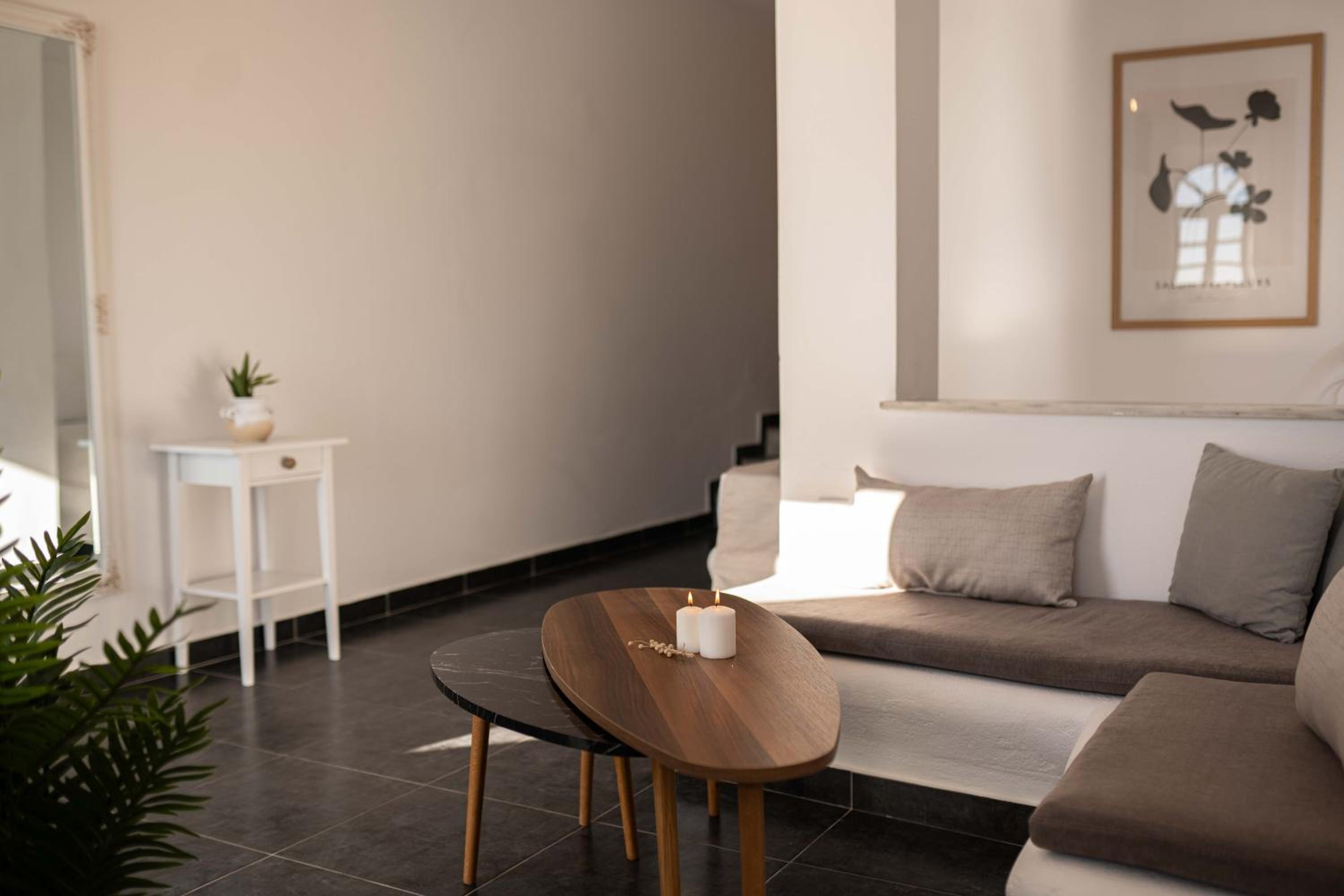 Junior Suite with Caldera View - Photo 3