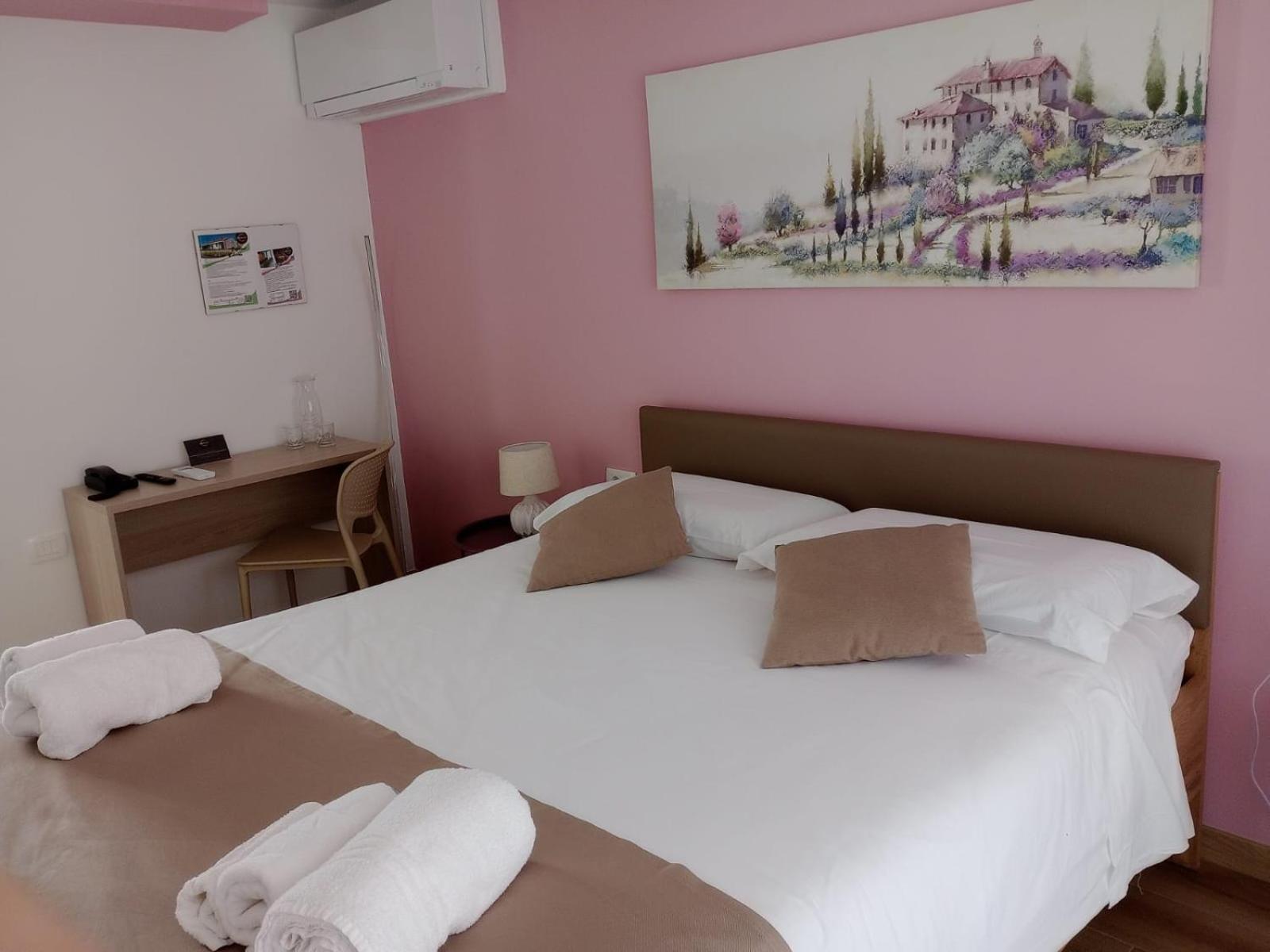 Deluxe Room - Photo 3