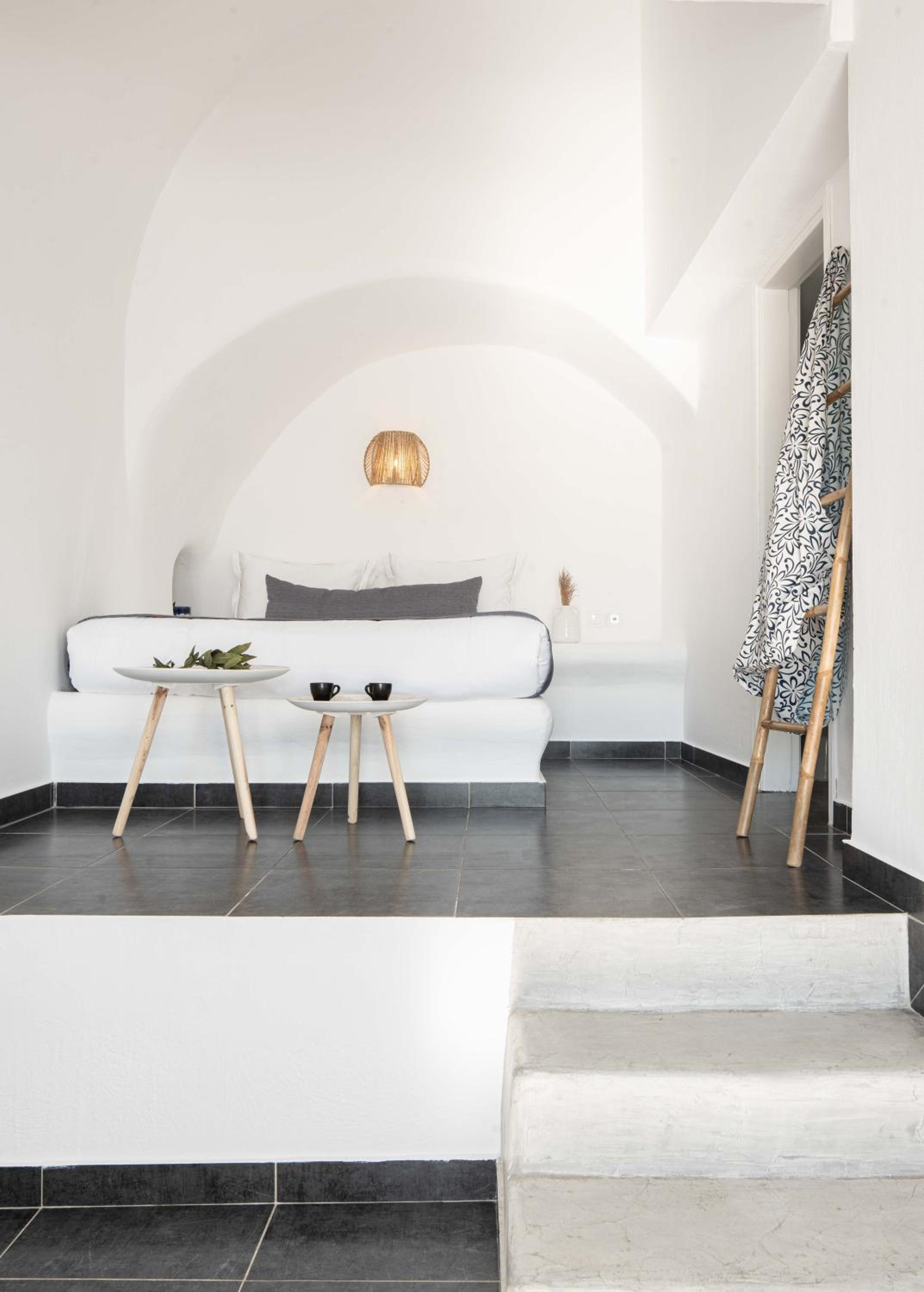 Design Cave Room with Caldera View - Photo 4