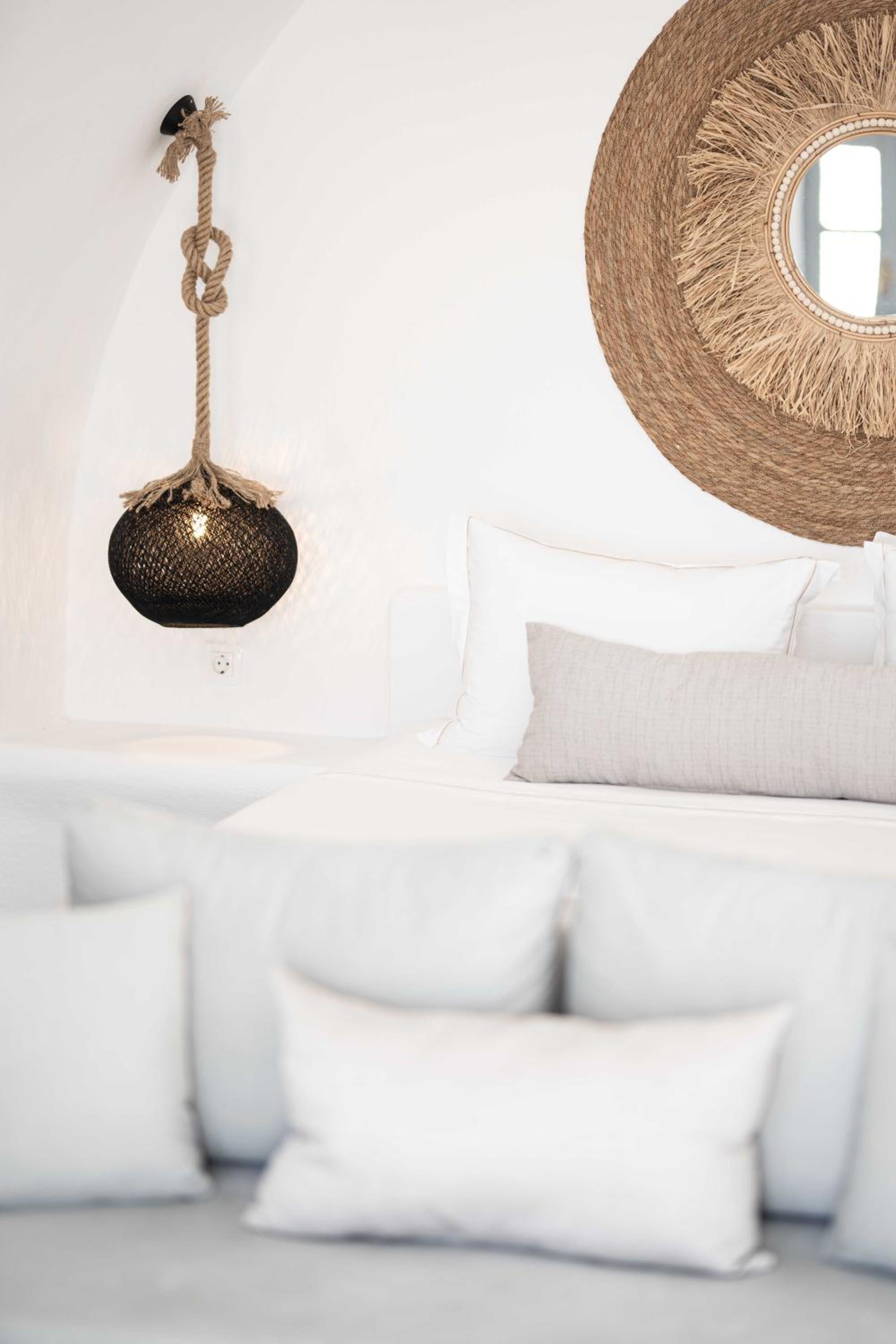 Design Cave Room with Caldera View - Photo 16