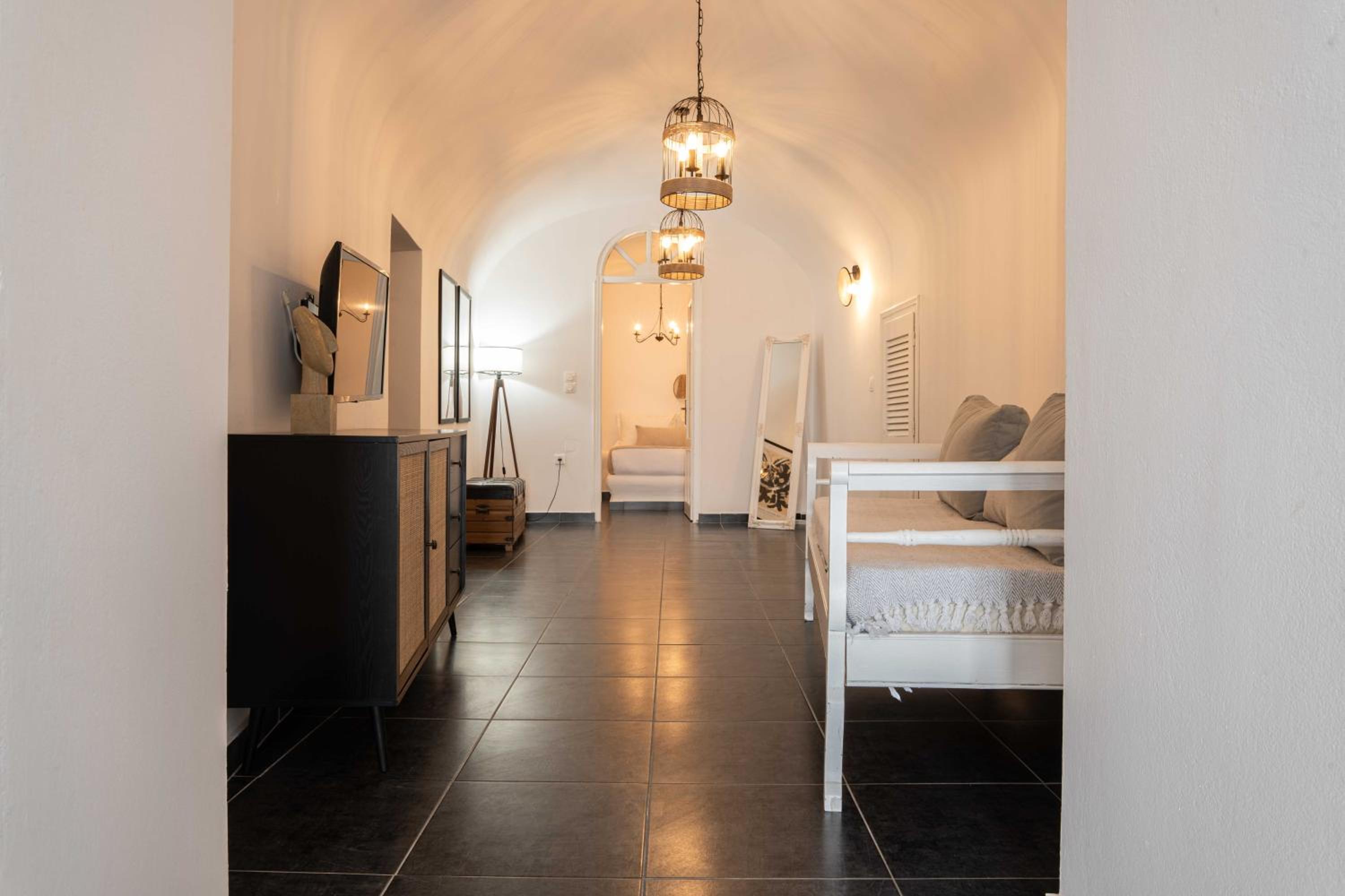 Deluxe Suite with Caldera View - Photo 12