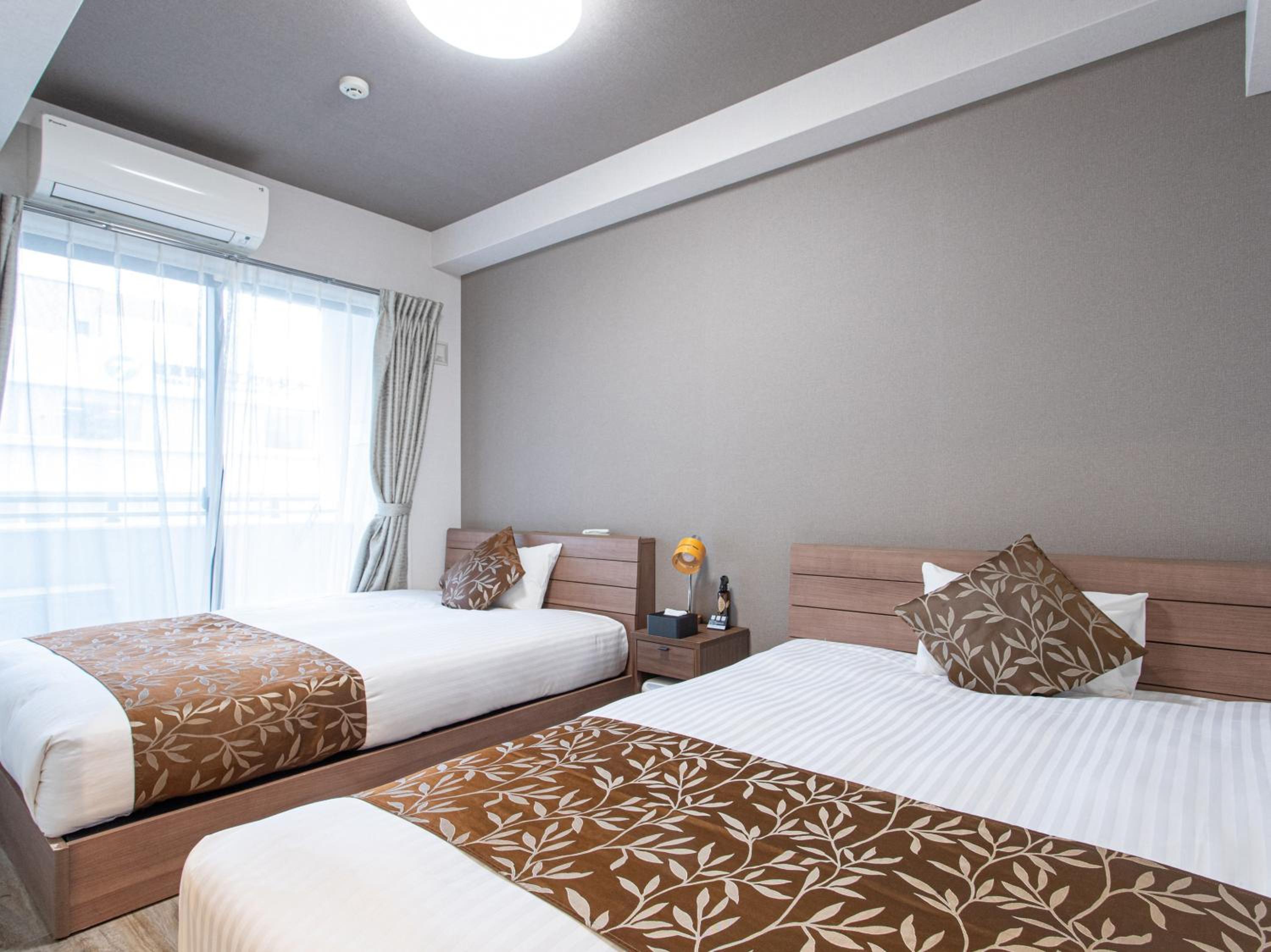 【Main Building】2 Double Beds Room with sofa - Non-Smoking