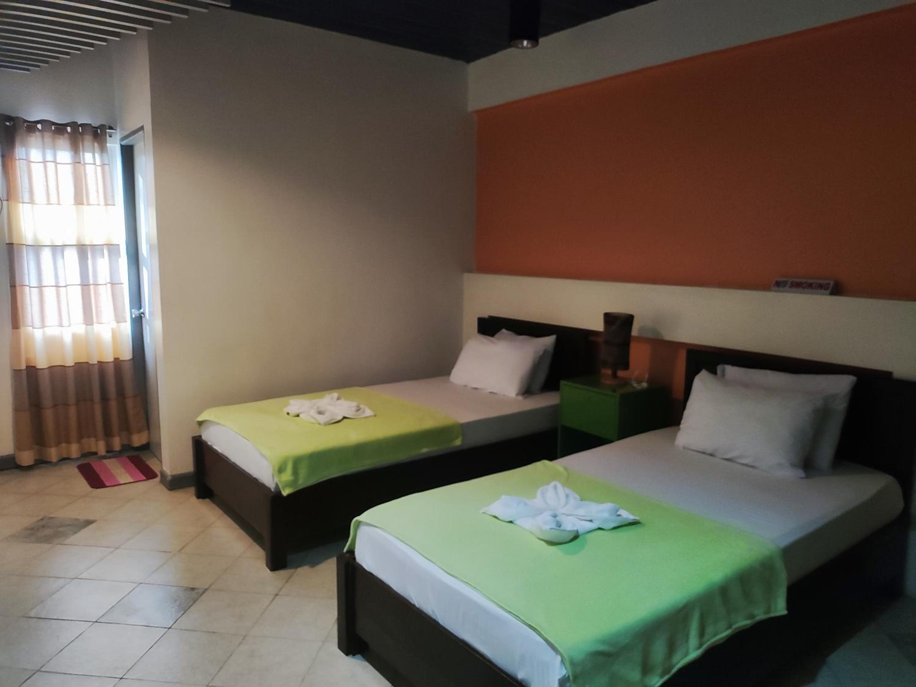 Standard Twin Room photo 2