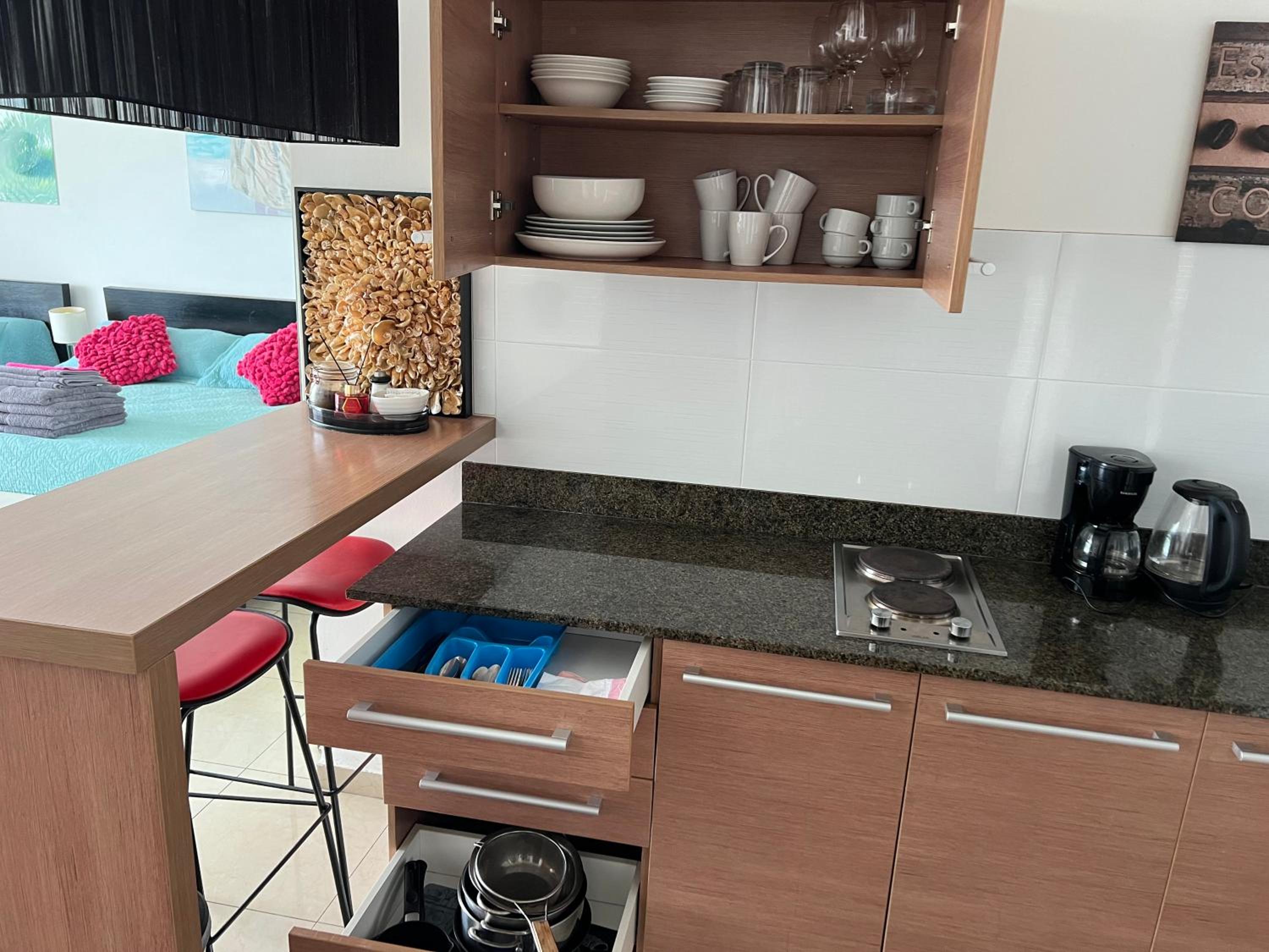 King Studio with kitchen photo 2