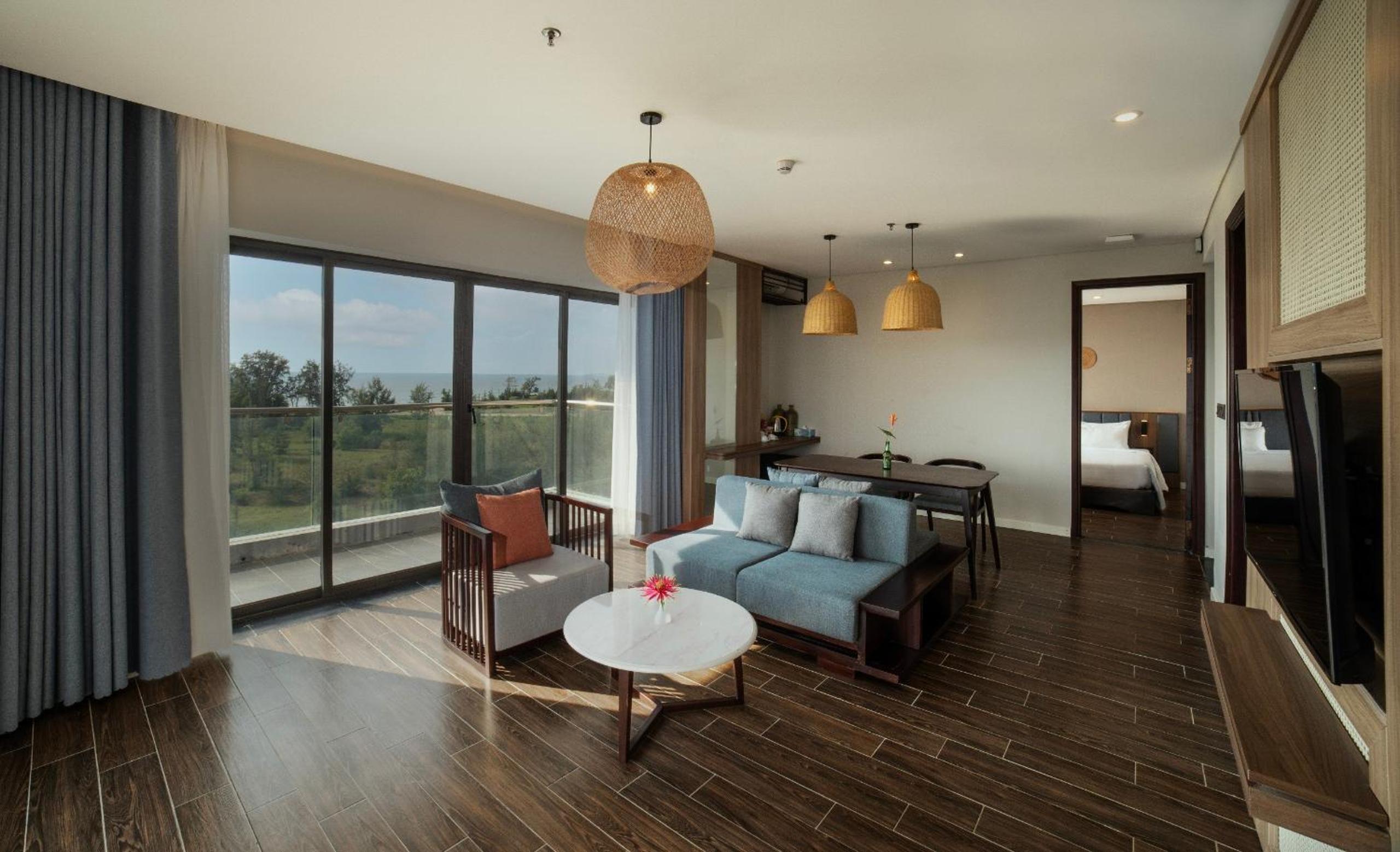 Family Room with Sea View Balcony - Photo 1