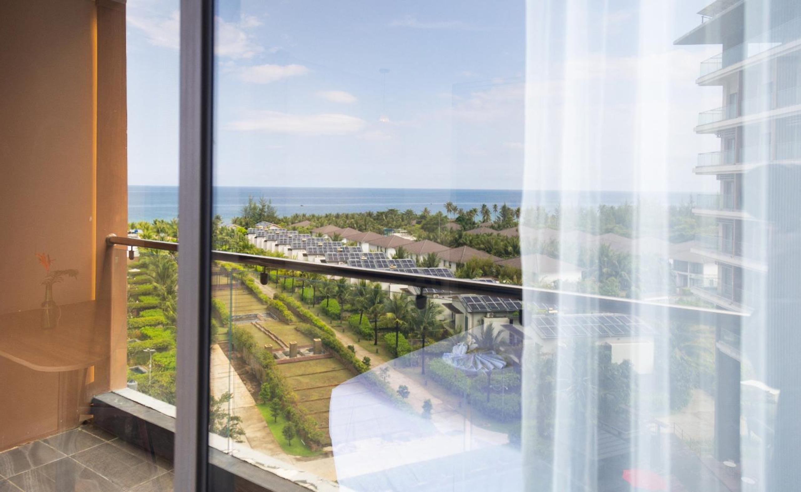 Suite with Sea View Balcony - Photo 6