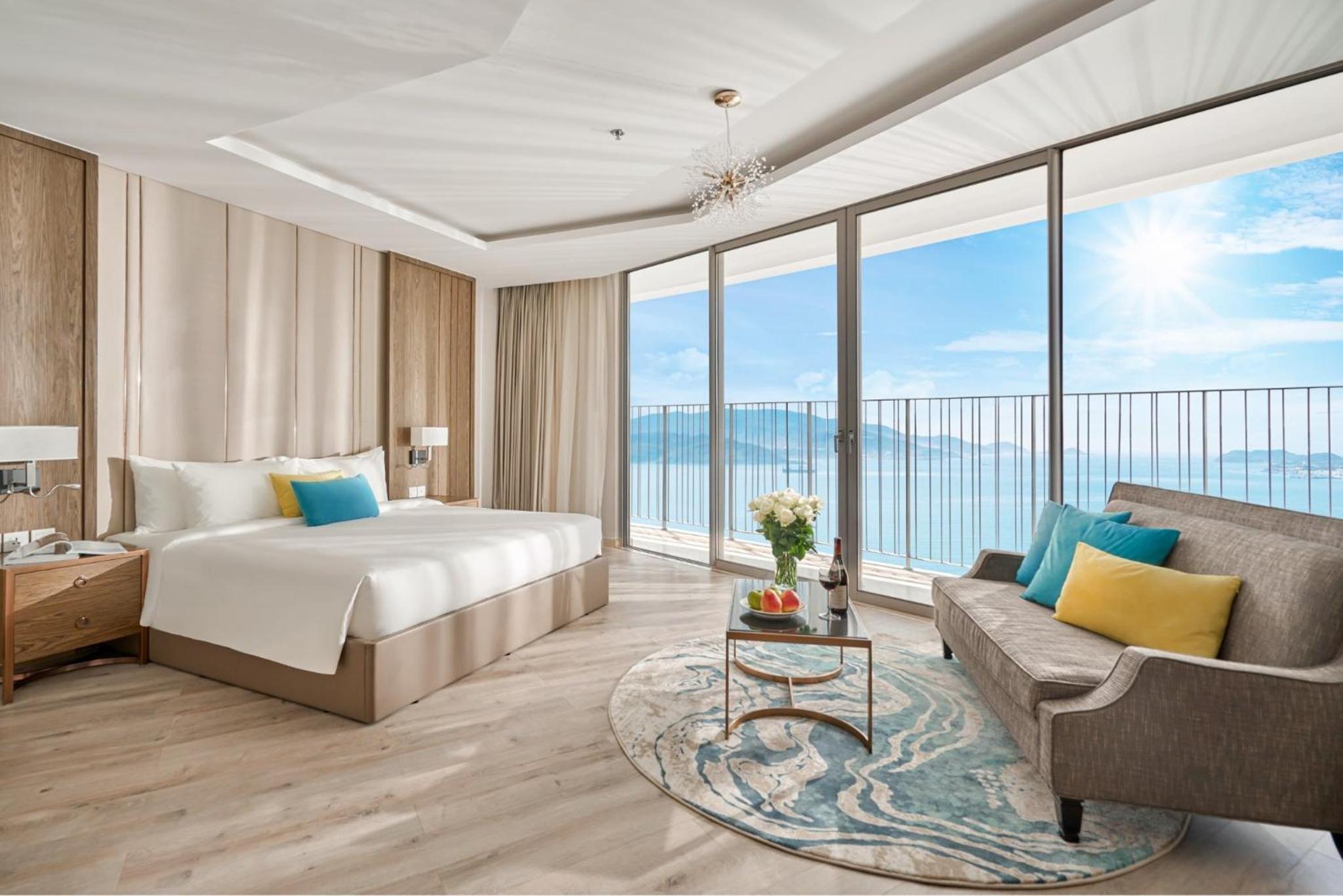 Deluxe Suite with Spa Bath
