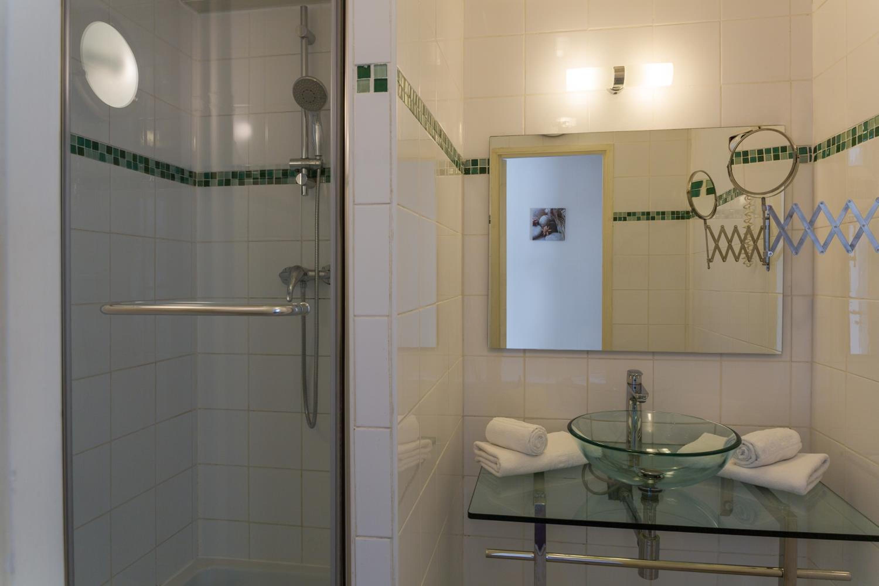 Double Room - Photo 3