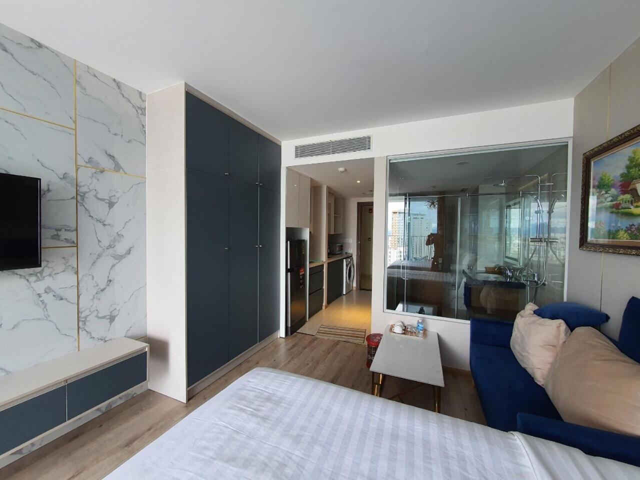 Family Room with Mountain View