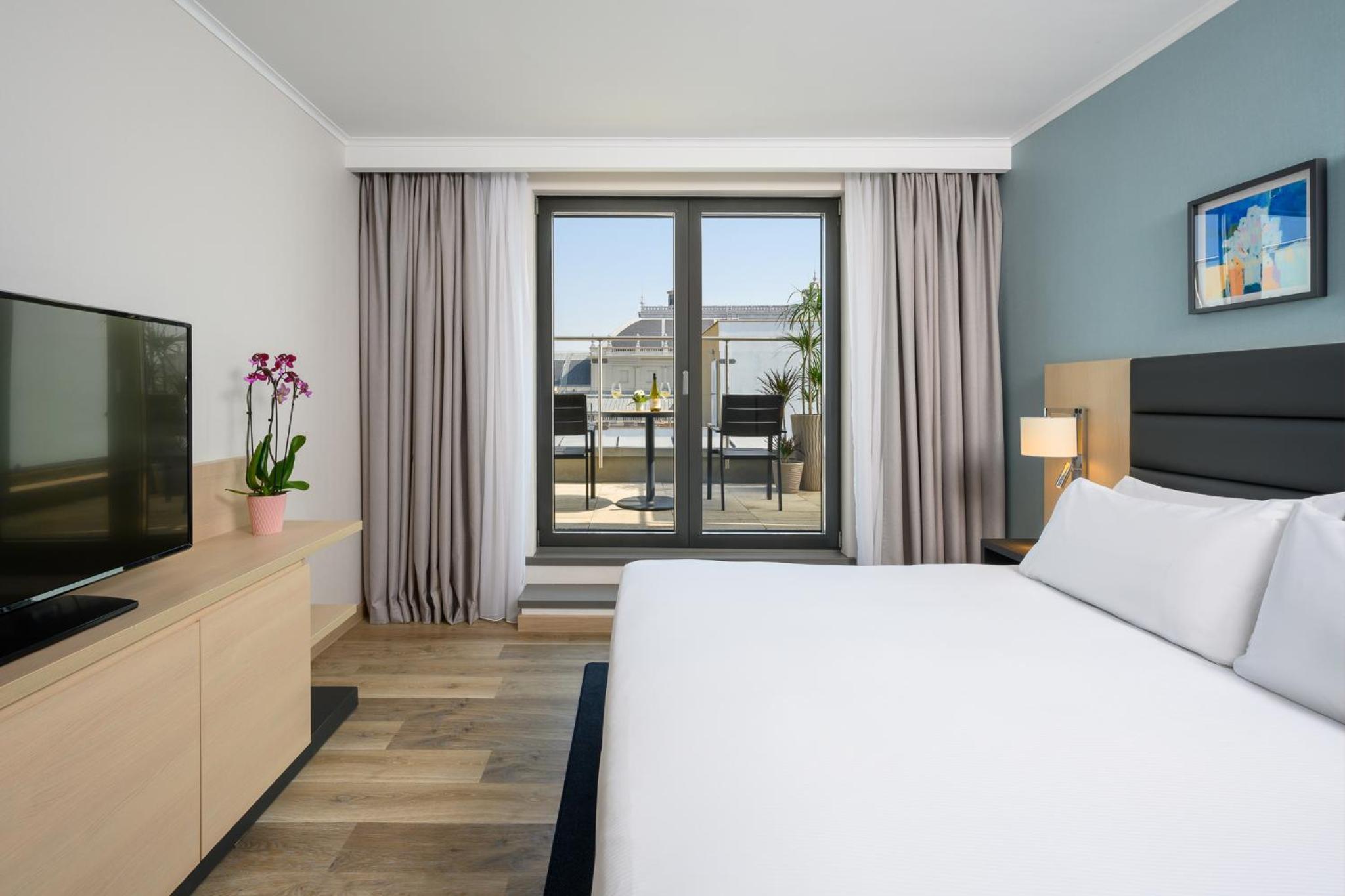 One-Bedroom King Suite