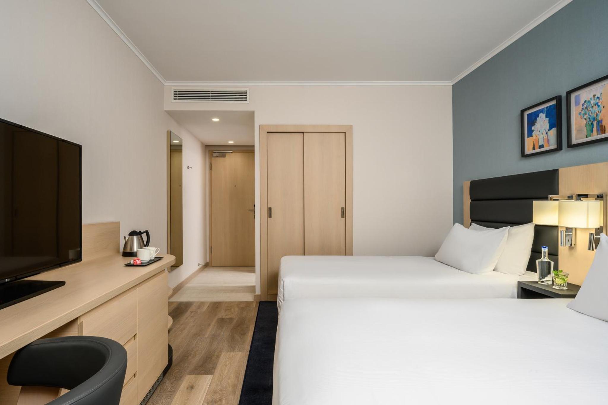 Twin Guest Room - Photo 11