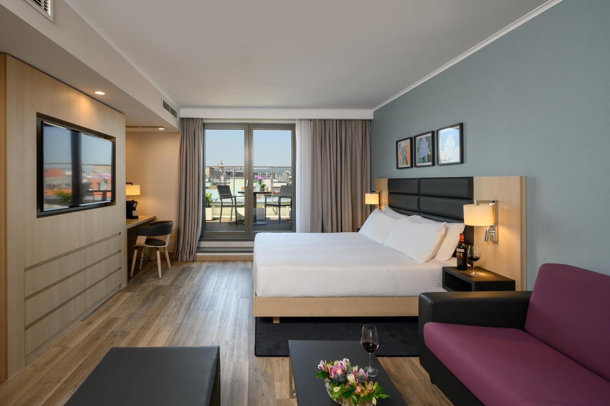 Junior Suite with King Bed