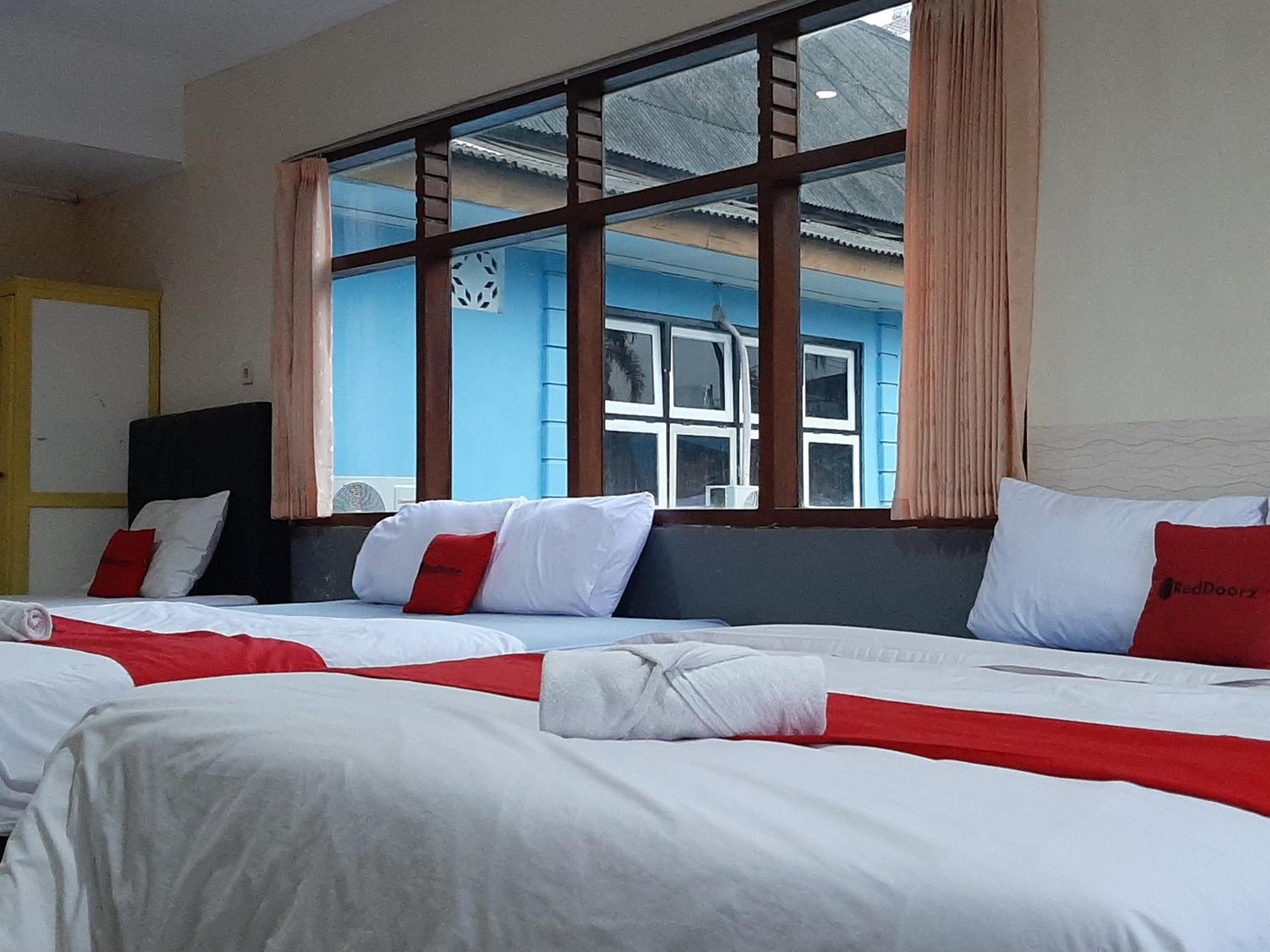 Deluxe Family Room - Photo 8