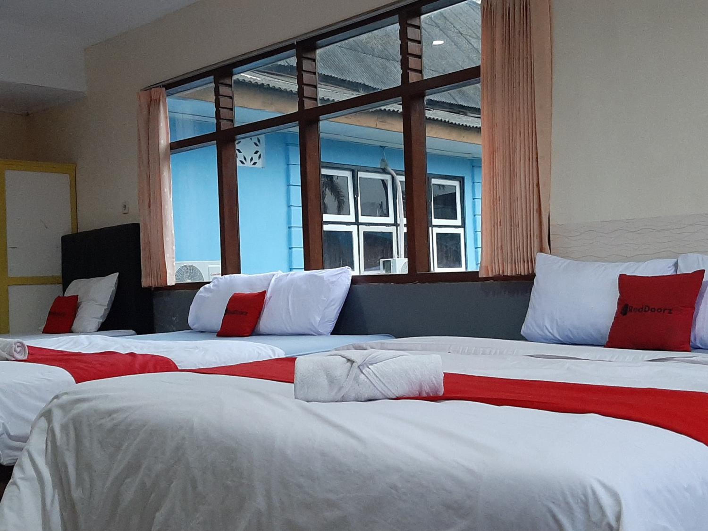 Deluxe Family Room - Photo 9
