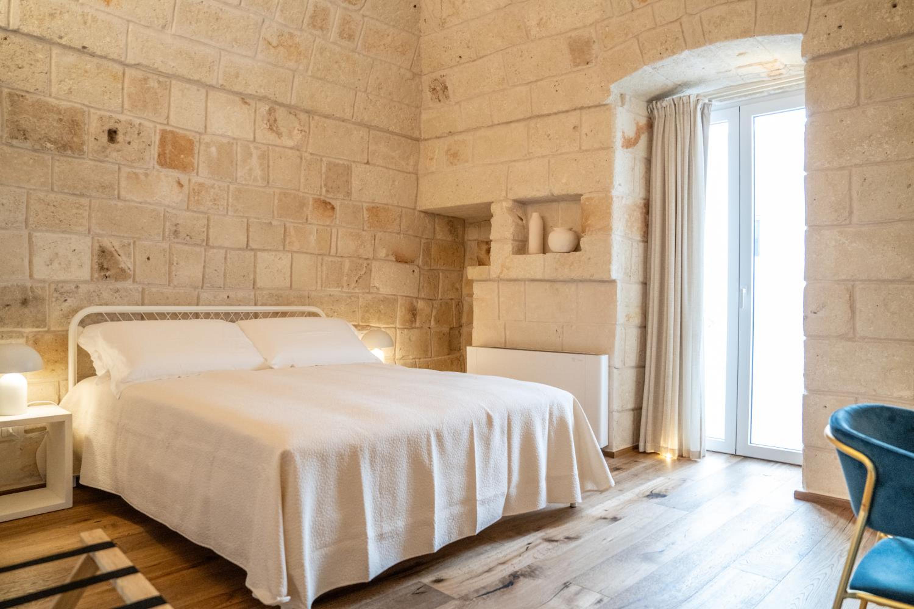 Queen Room with Spa Bath