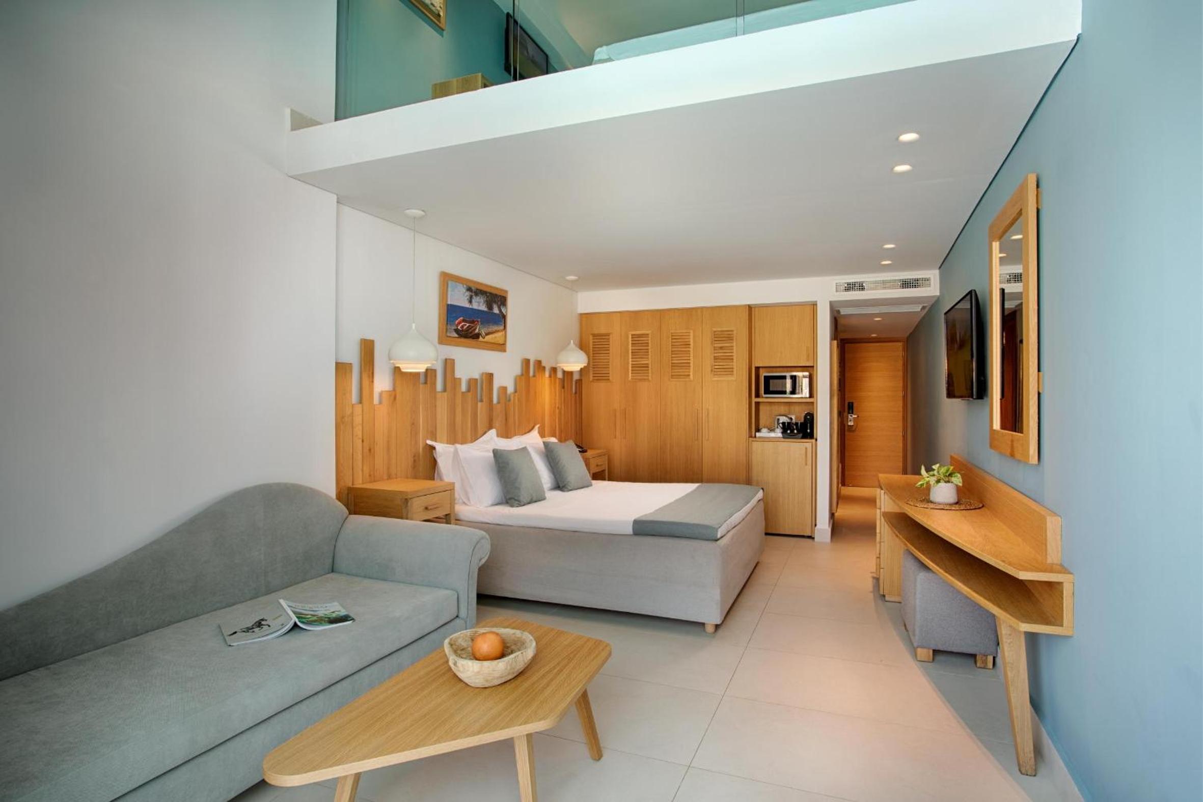 Family Maisonette Apartment 5 Bedded Individual Pool
