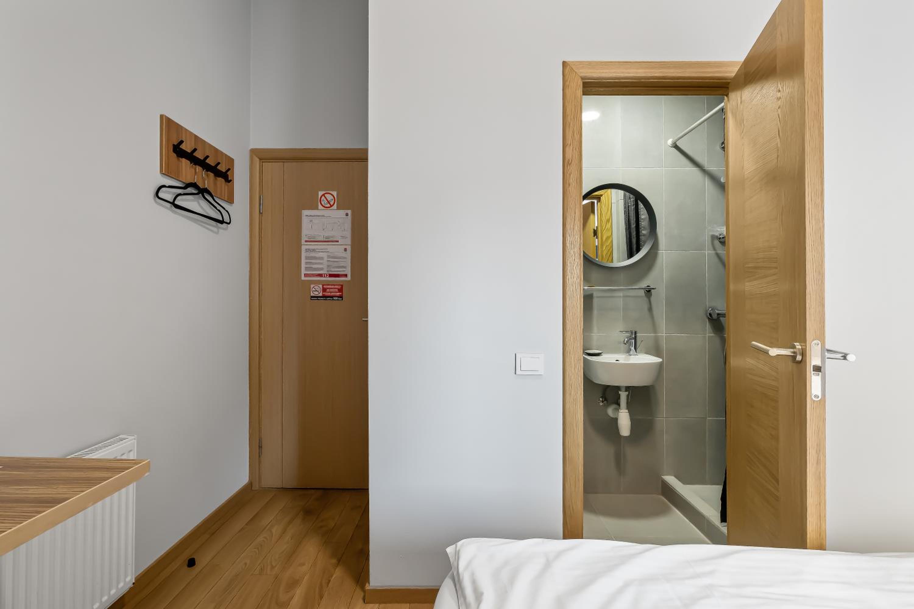Small Standard Double Room with Private Bathroom 9 sq. m.  - Photo 2