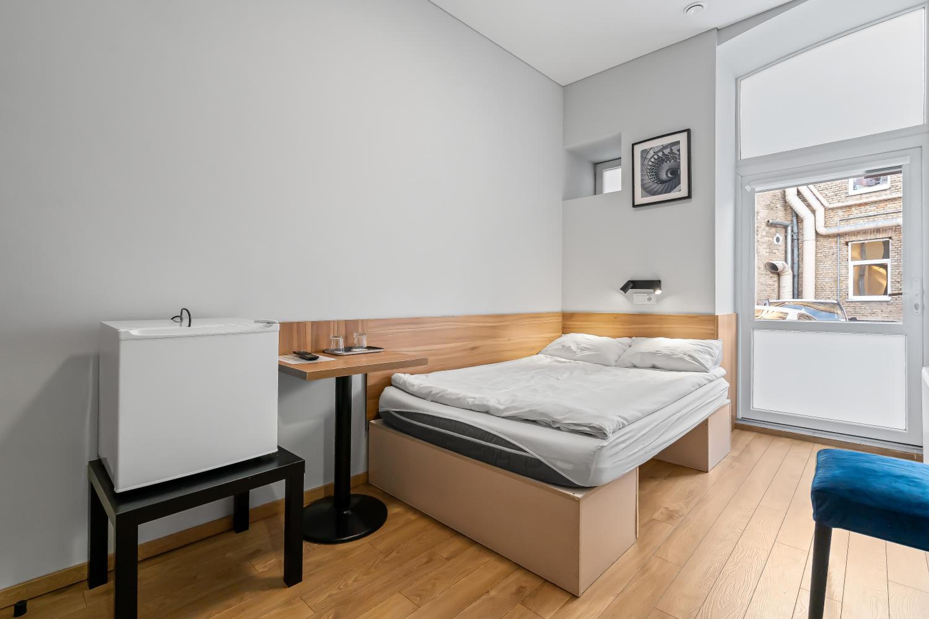 Small Standard Double Room with Private Bathroom 9 sq. m.  - Photo 16