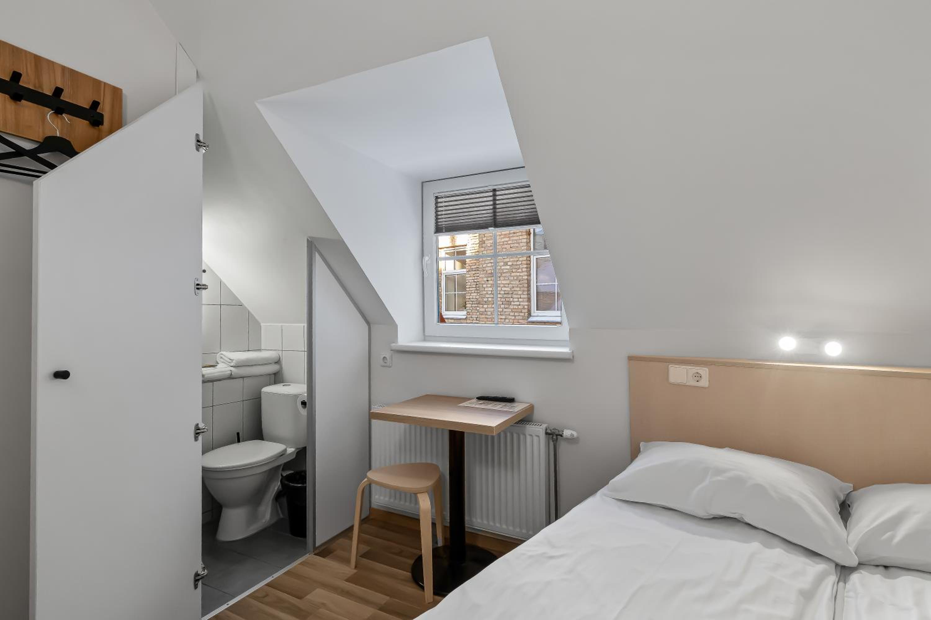 Small Standard Double Room with Private Bathroom 9 sq. m.  - Photo 14