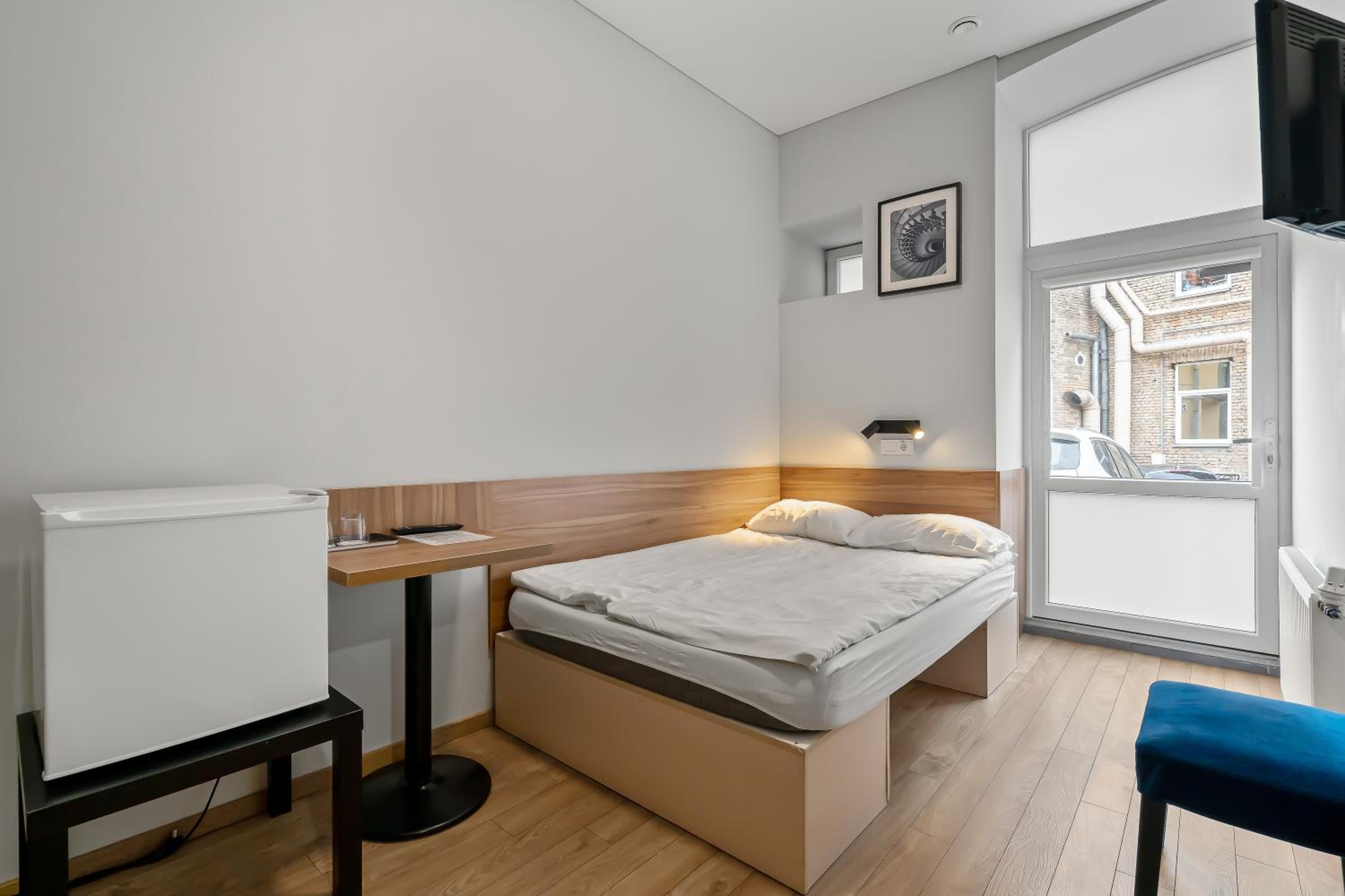 Small Standard Double Room with Private Bathroom 9 sq. m.  - Photo 25