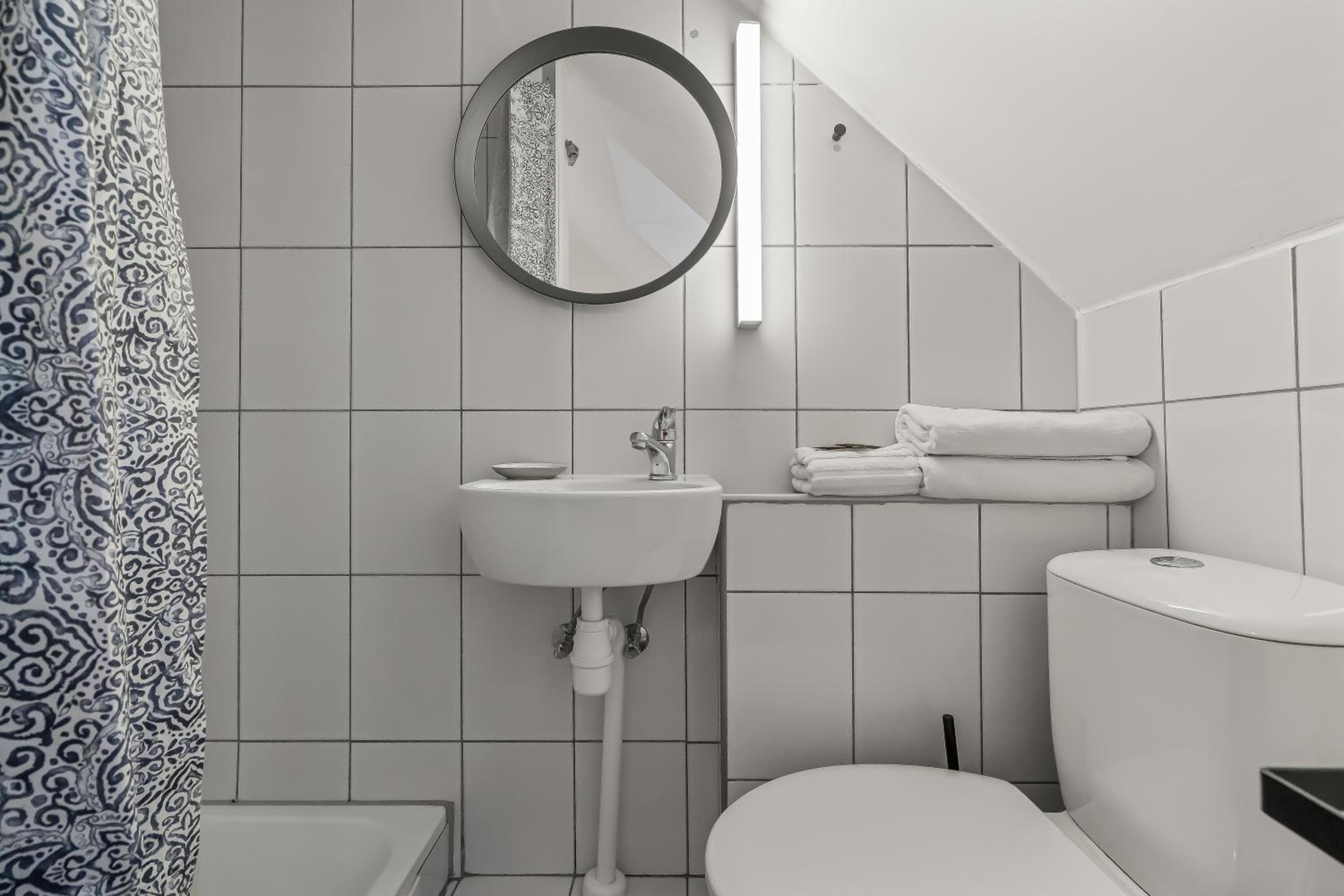 Small Standard Double Room with Private Bathroom 9 sq. m.  - Photo 9