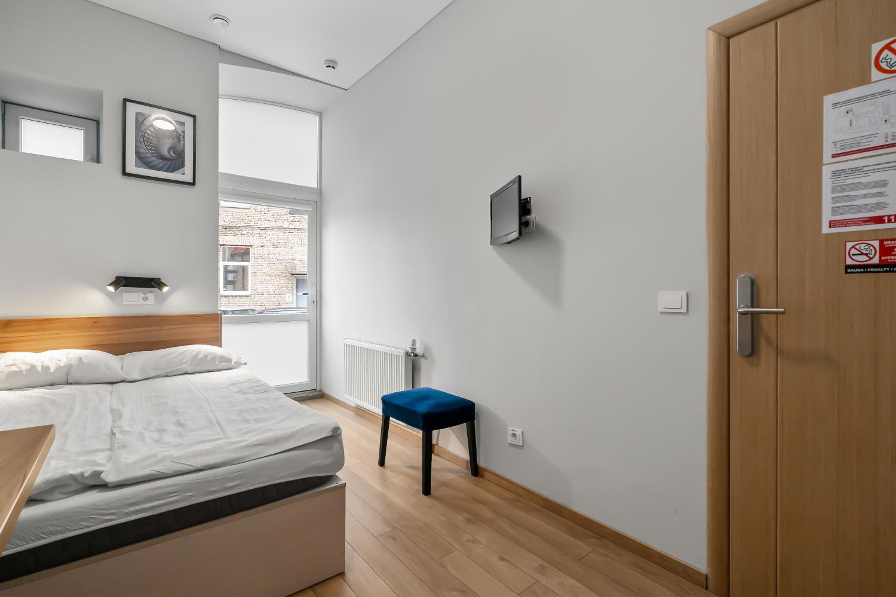 Small Standard Double Room with Private Bathroom 9 sq. m.  - Photo 7