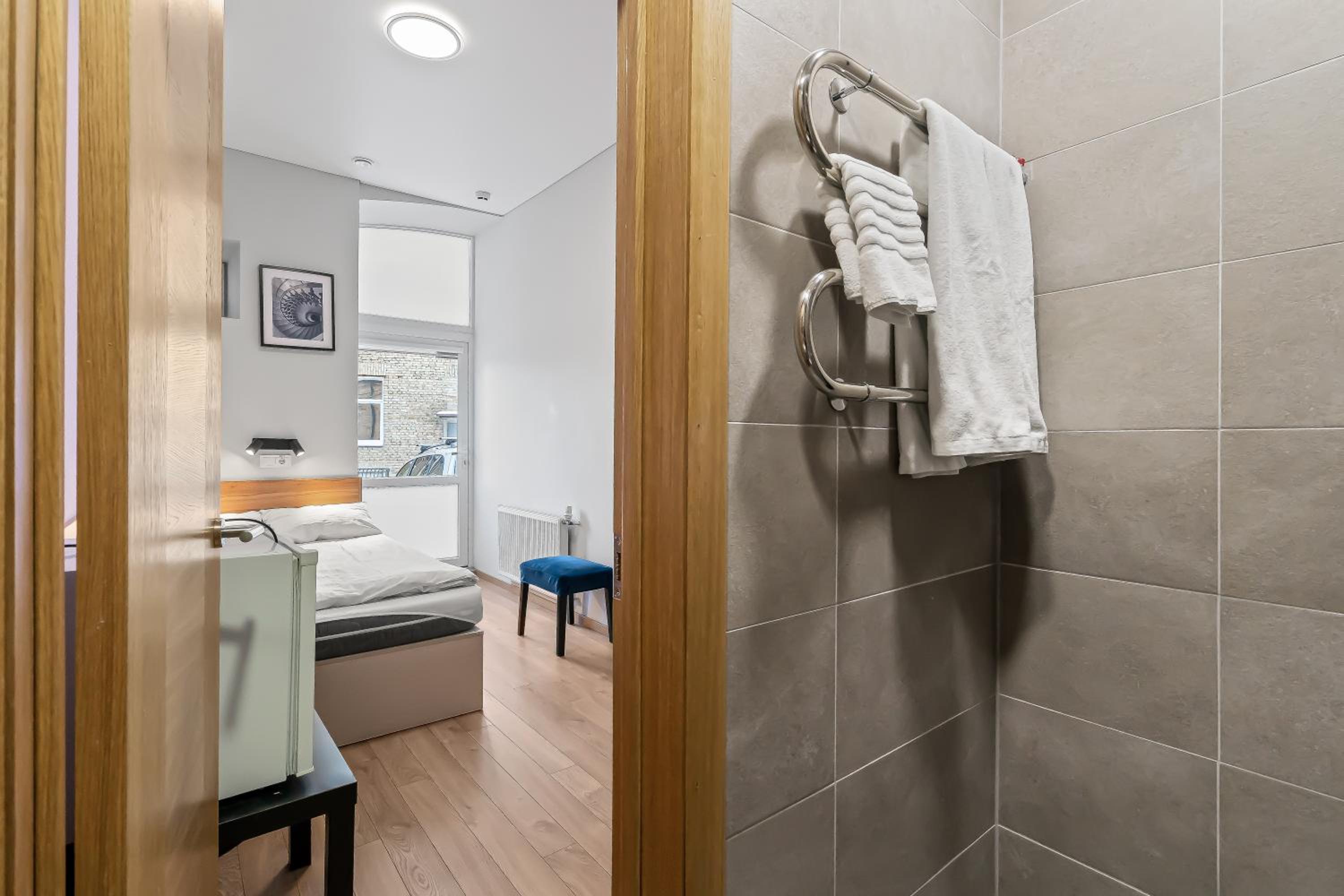 Small Standard Double Room with Private Bathroom 9 sq. m.  - Photo 5