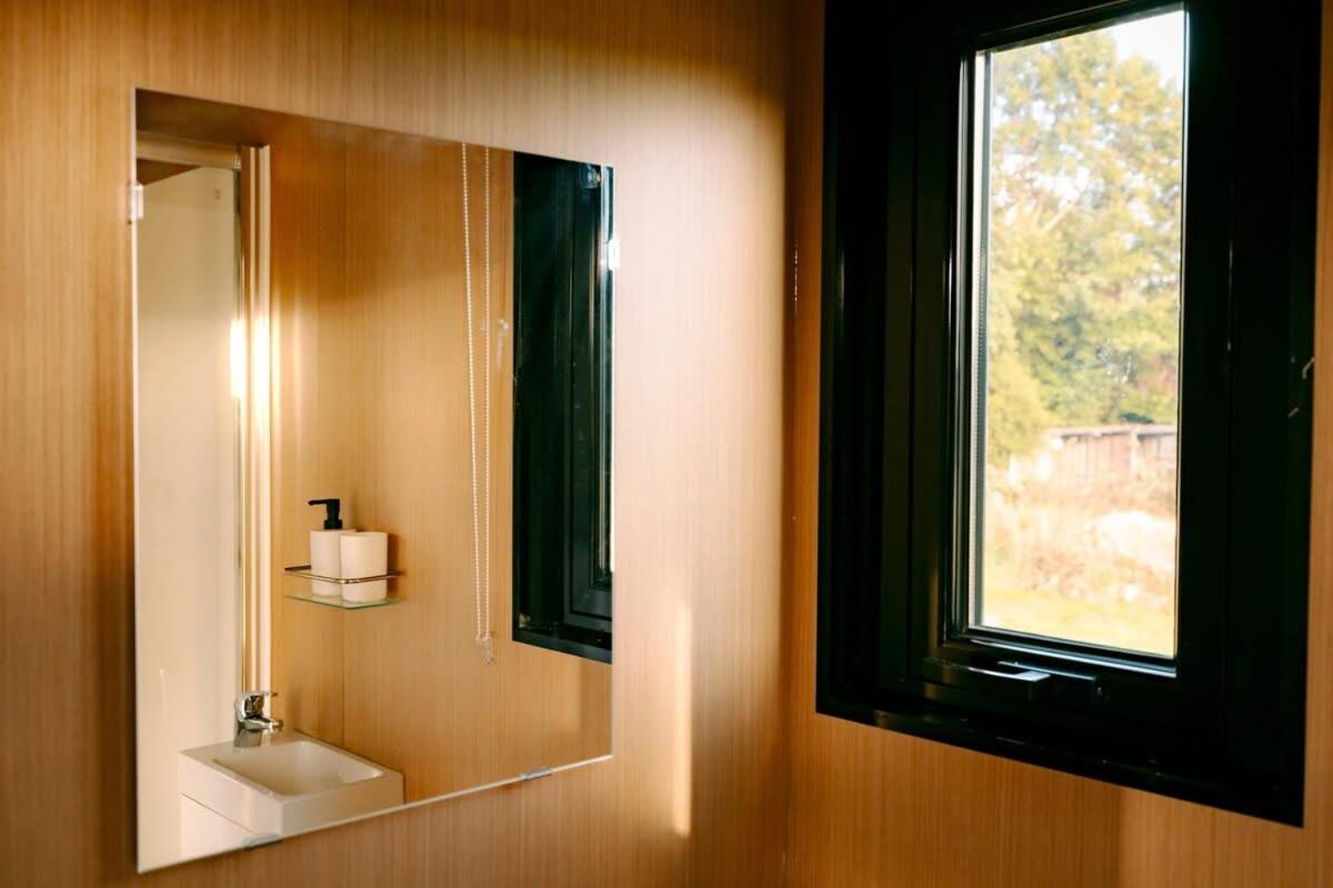 Mobile Home photo 2