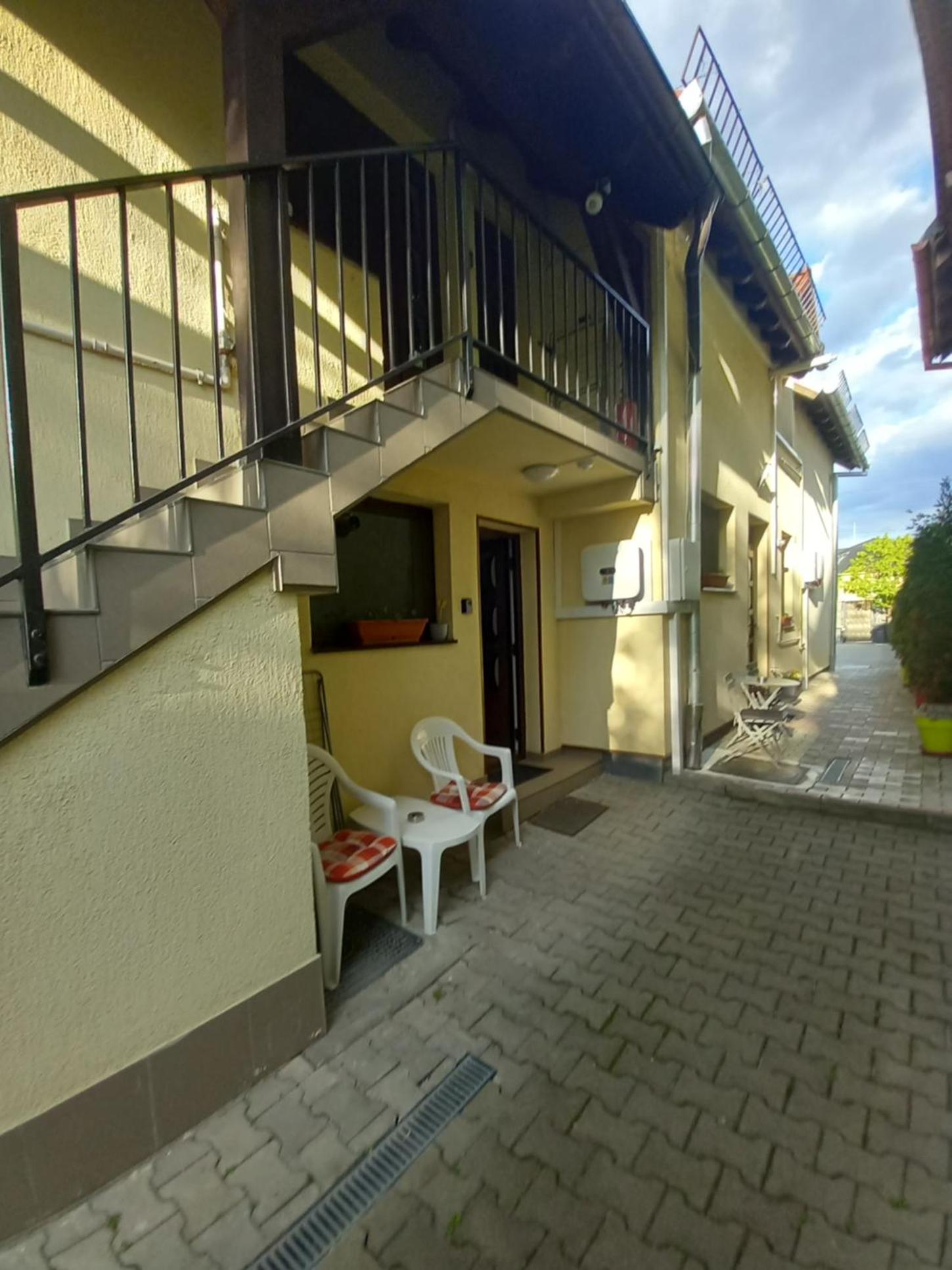 One-Bedroom Apartment - Photo 9