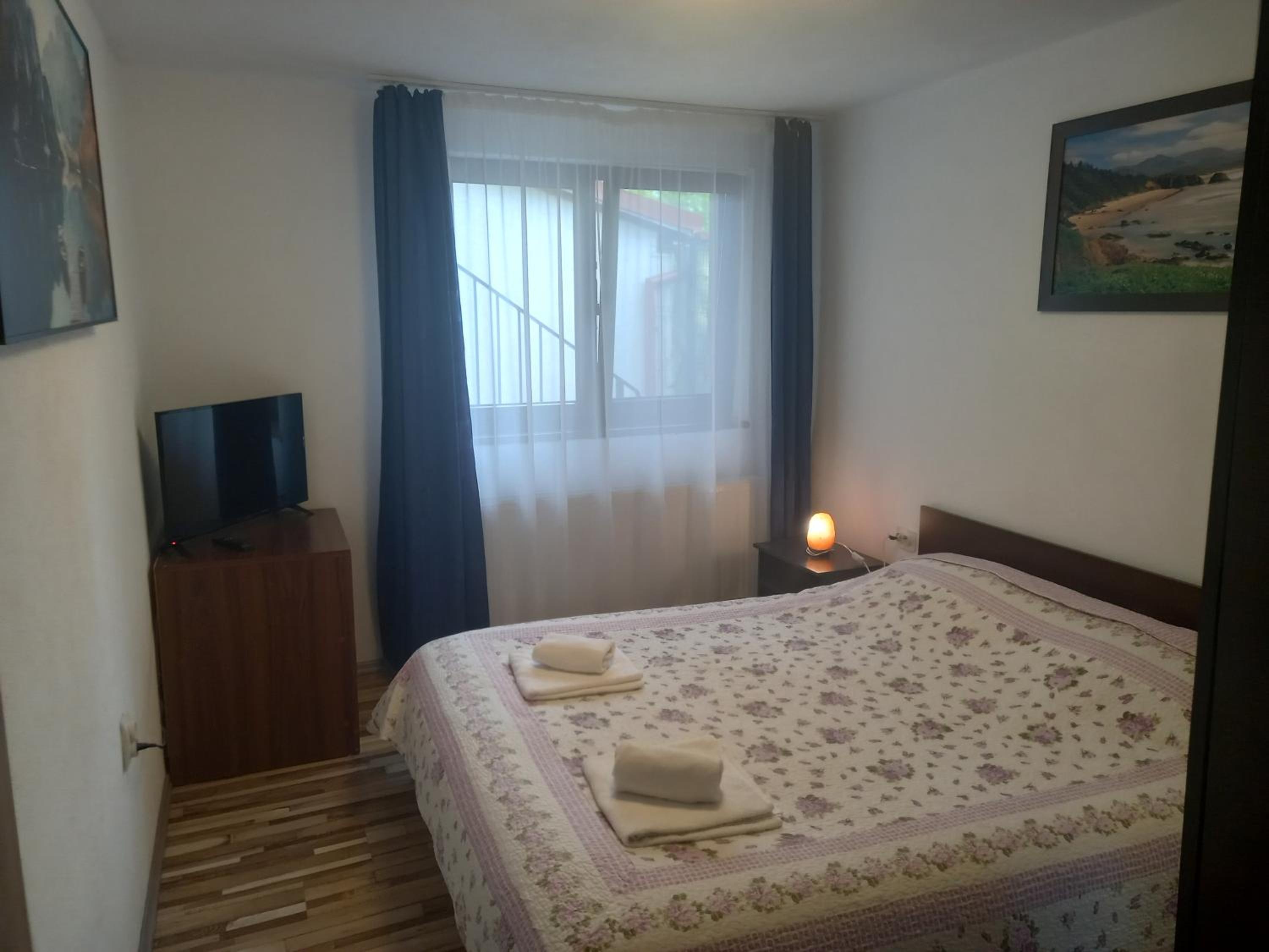 One-Bedroom Apartment - Photo 8