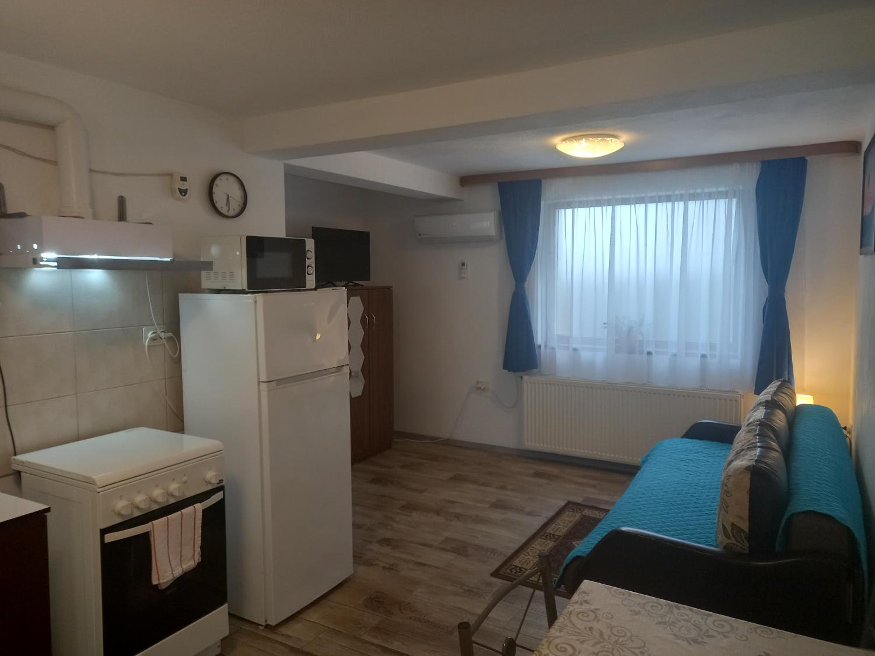 One-Bedroom Apartment - Photo 6