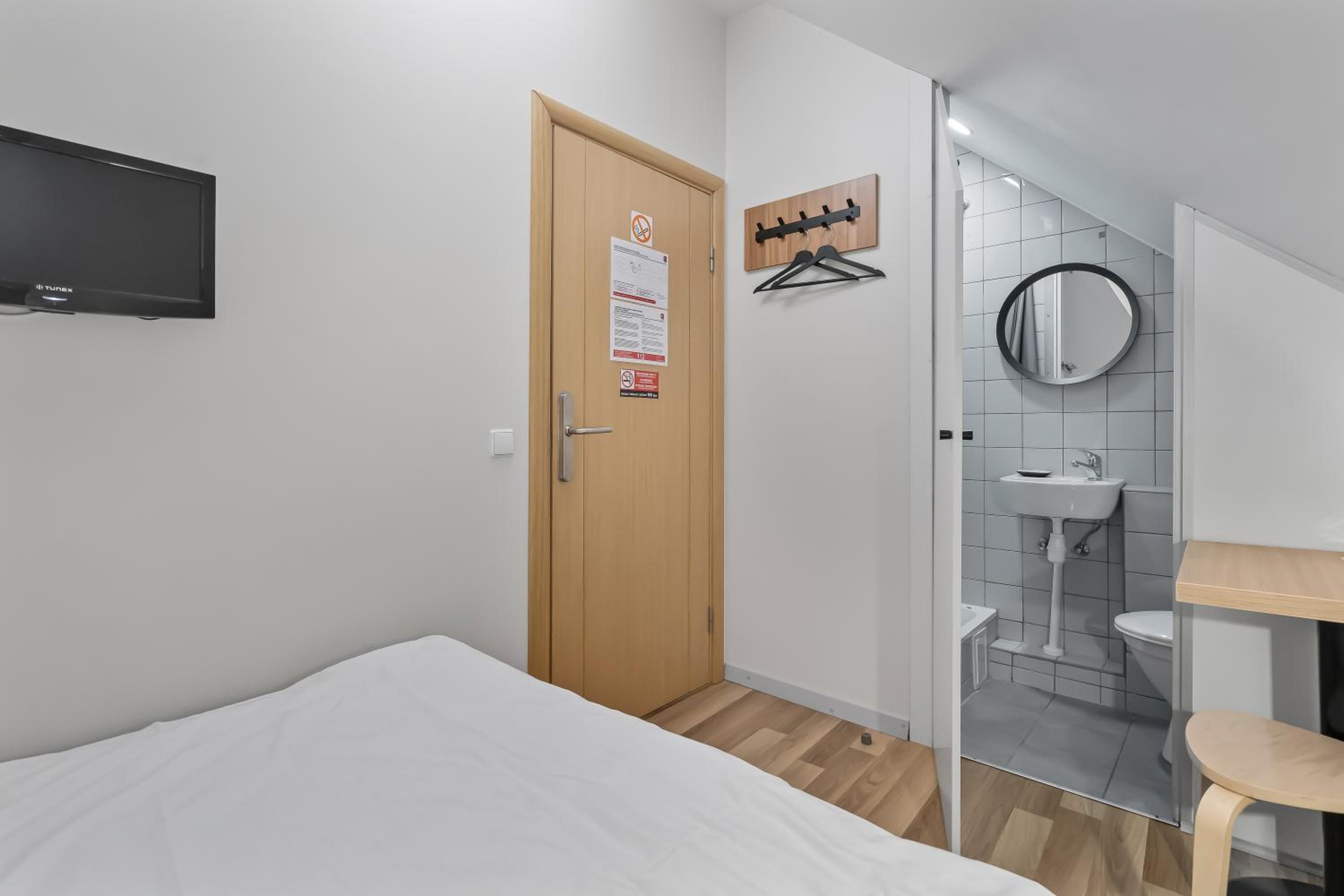 One-Bedroom Apartment with Private Bathroom  - Photo 1