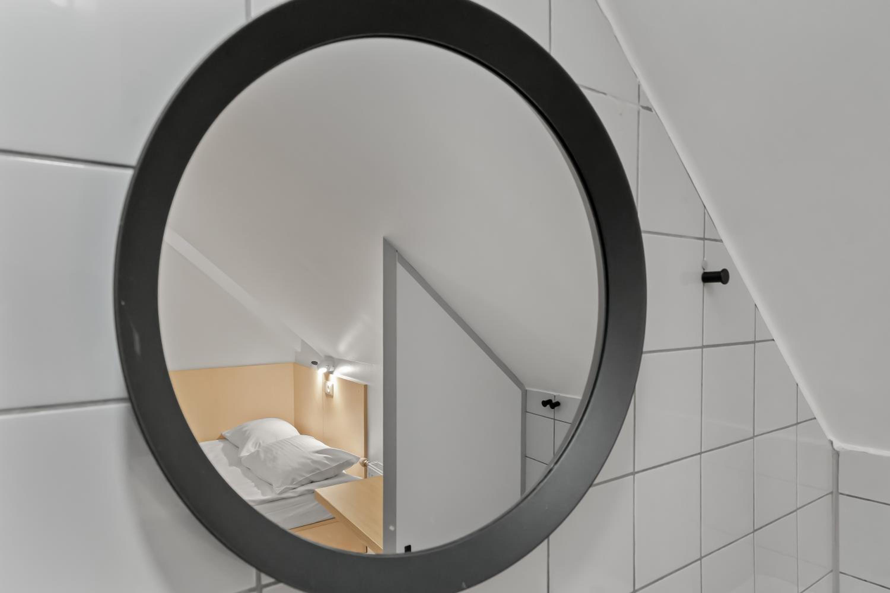 One-Bedroom Apartment with Private Bathroom  - Photo 5