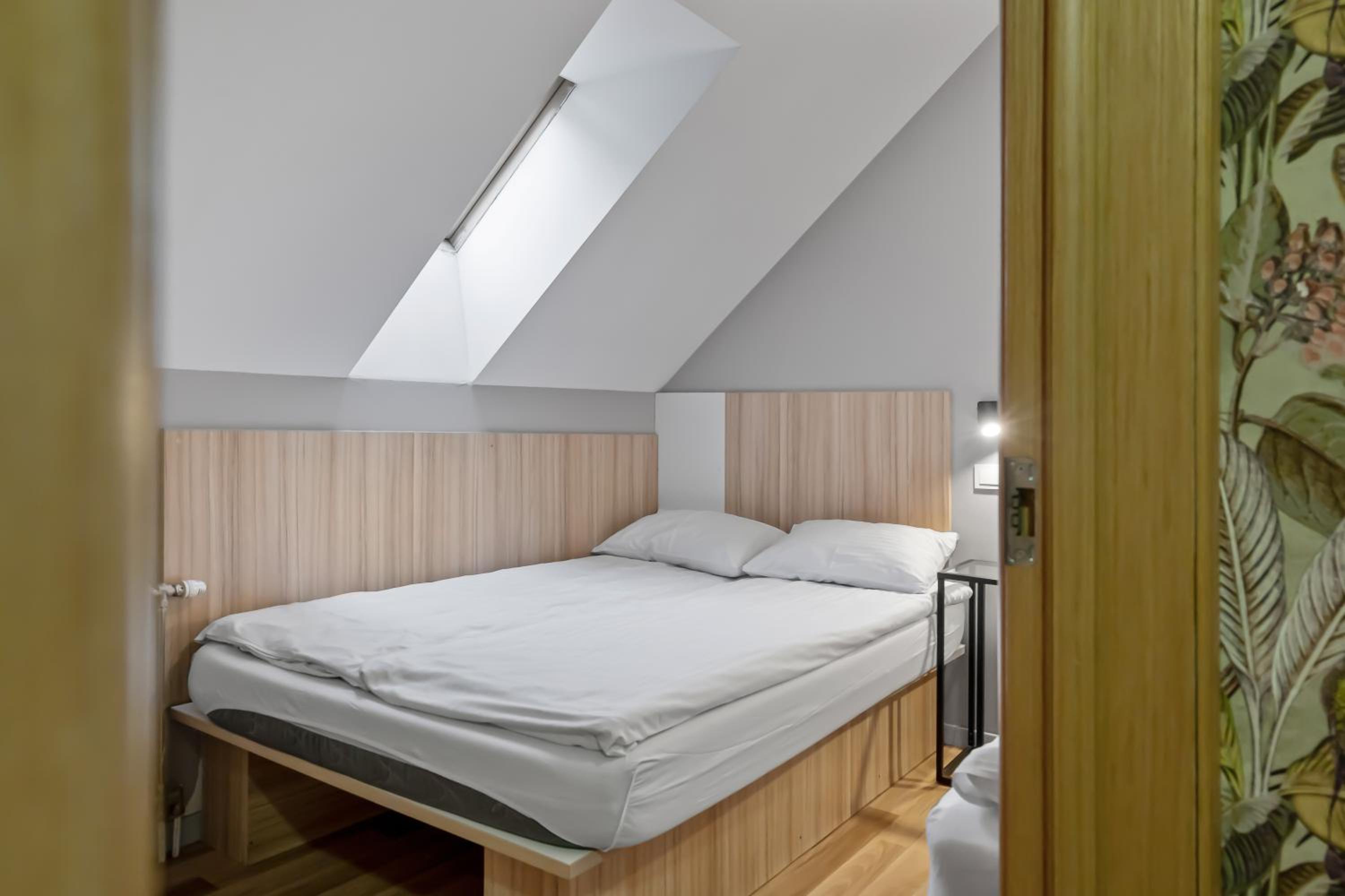 One-Bedroom Apartment with Private Bathroom  - Photo 17