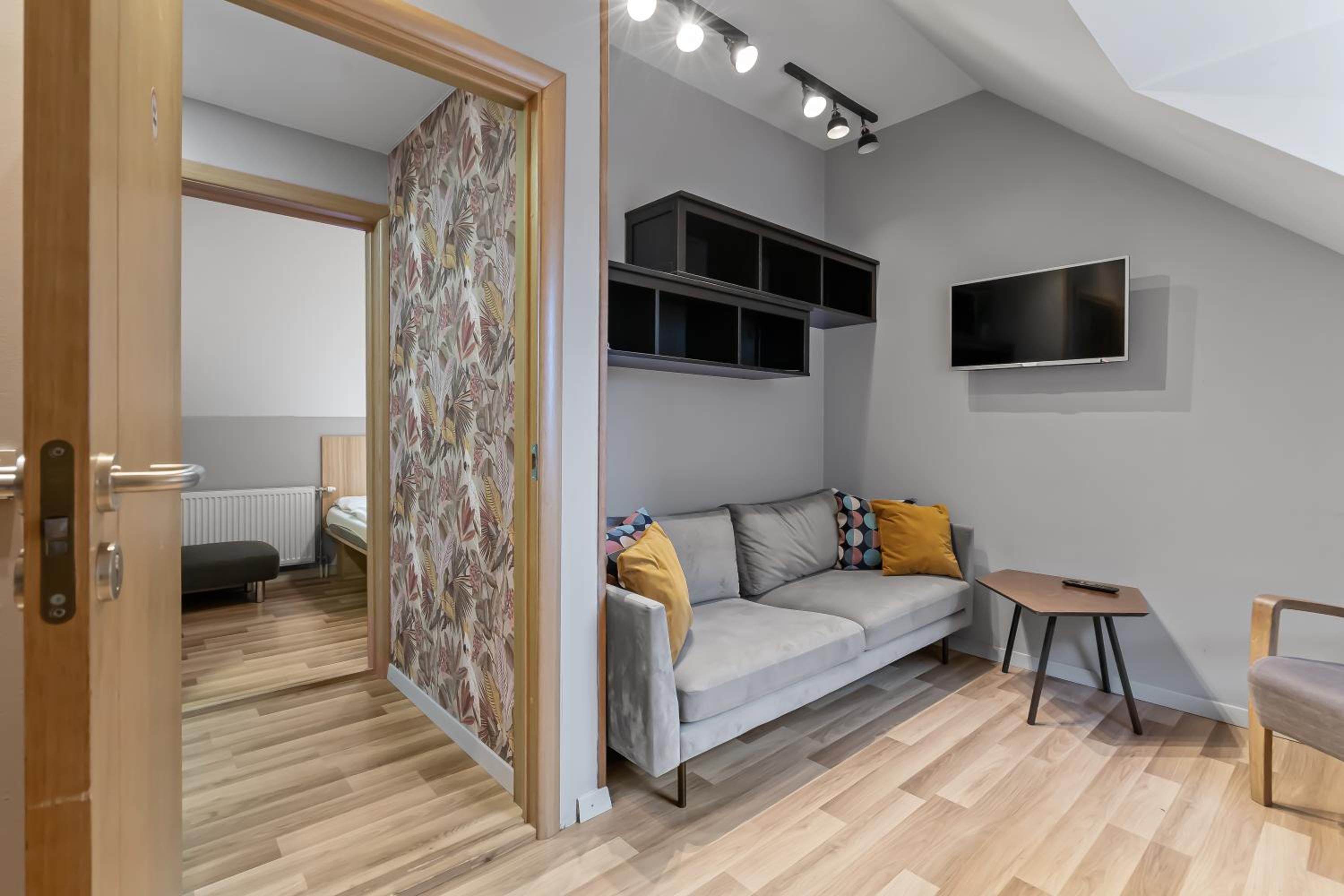 One-Bedroom Apartment with Private Bathroom  - Photo 18