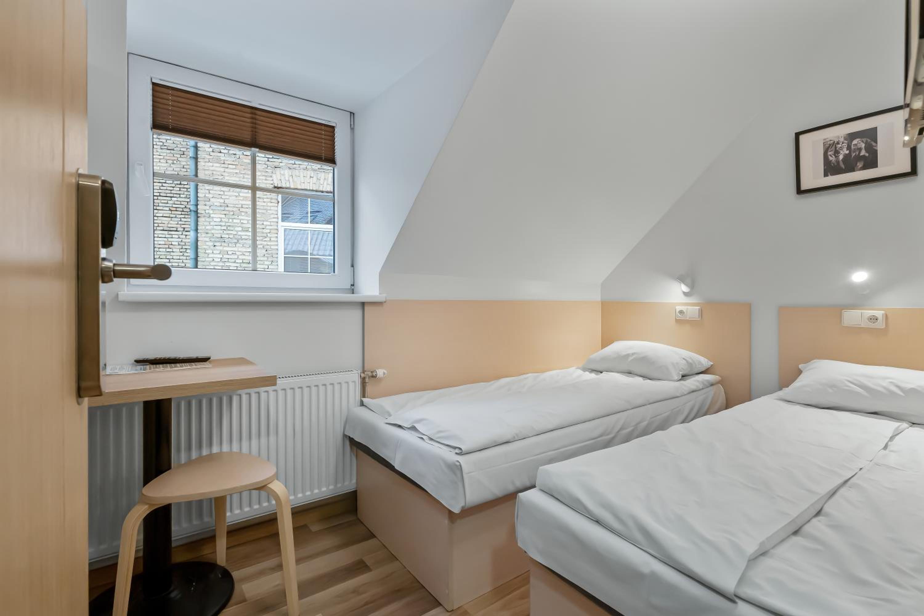 One-Bedroom Apartment with Private Bathroom  - Photo 16