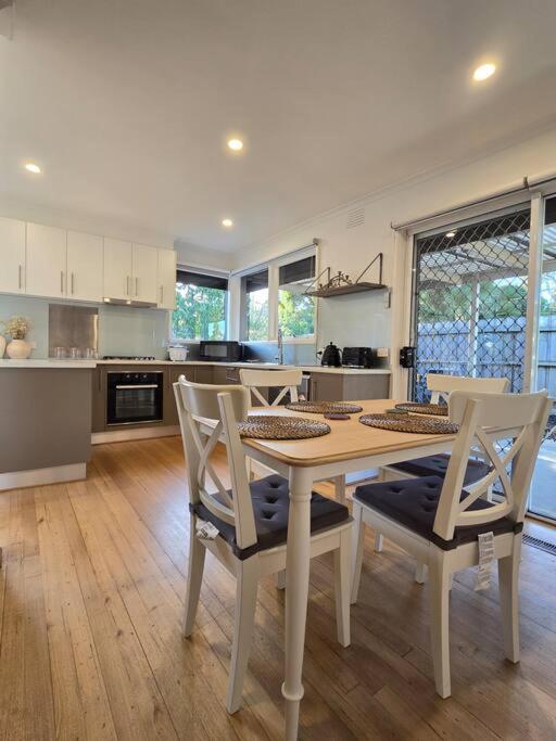 Three-Bedroom House photo 2