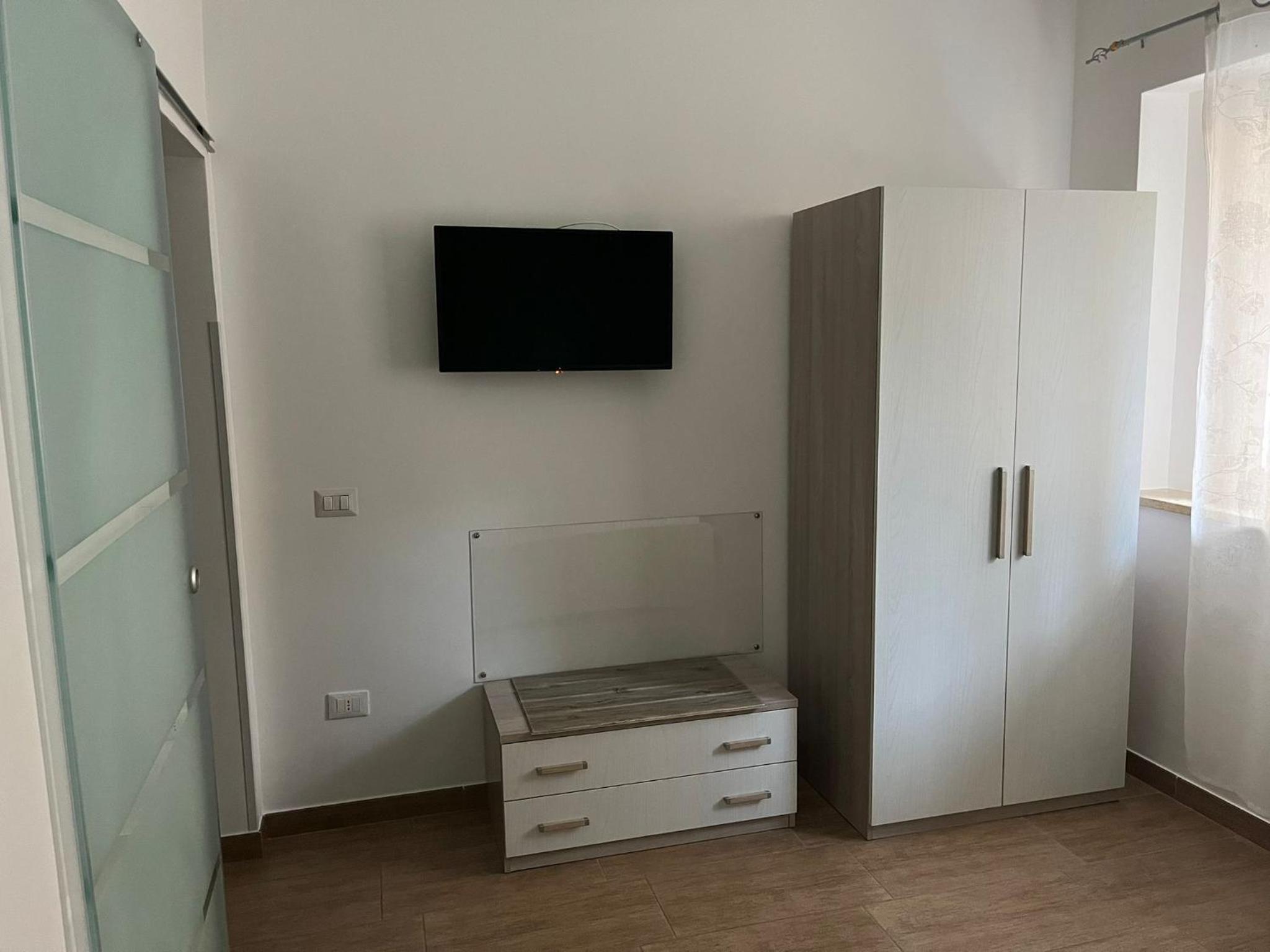 Apartment with Sea View - Photo 4