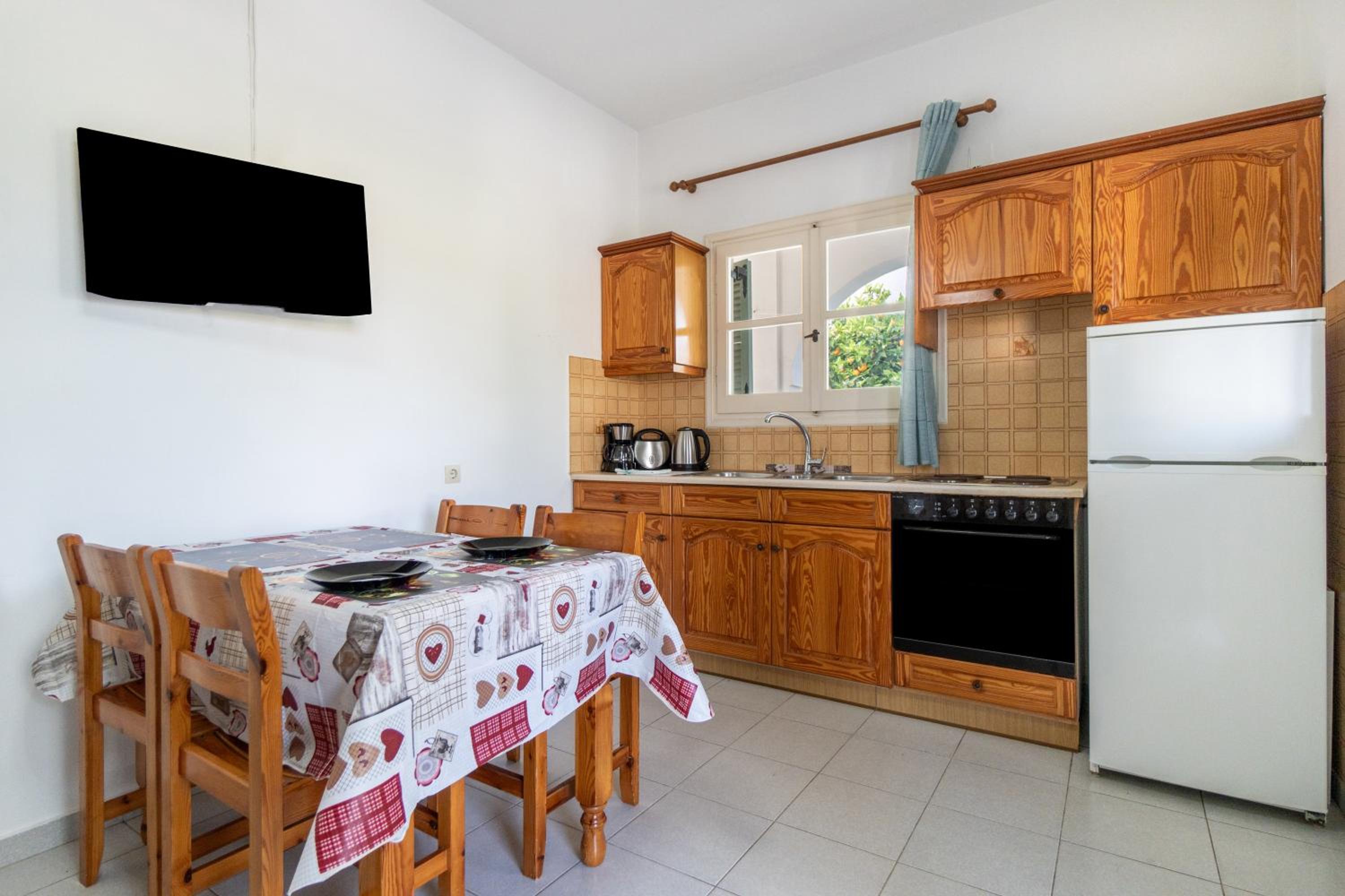 Two-Bedroom Deluxe Apartment with Ocean View photo 2