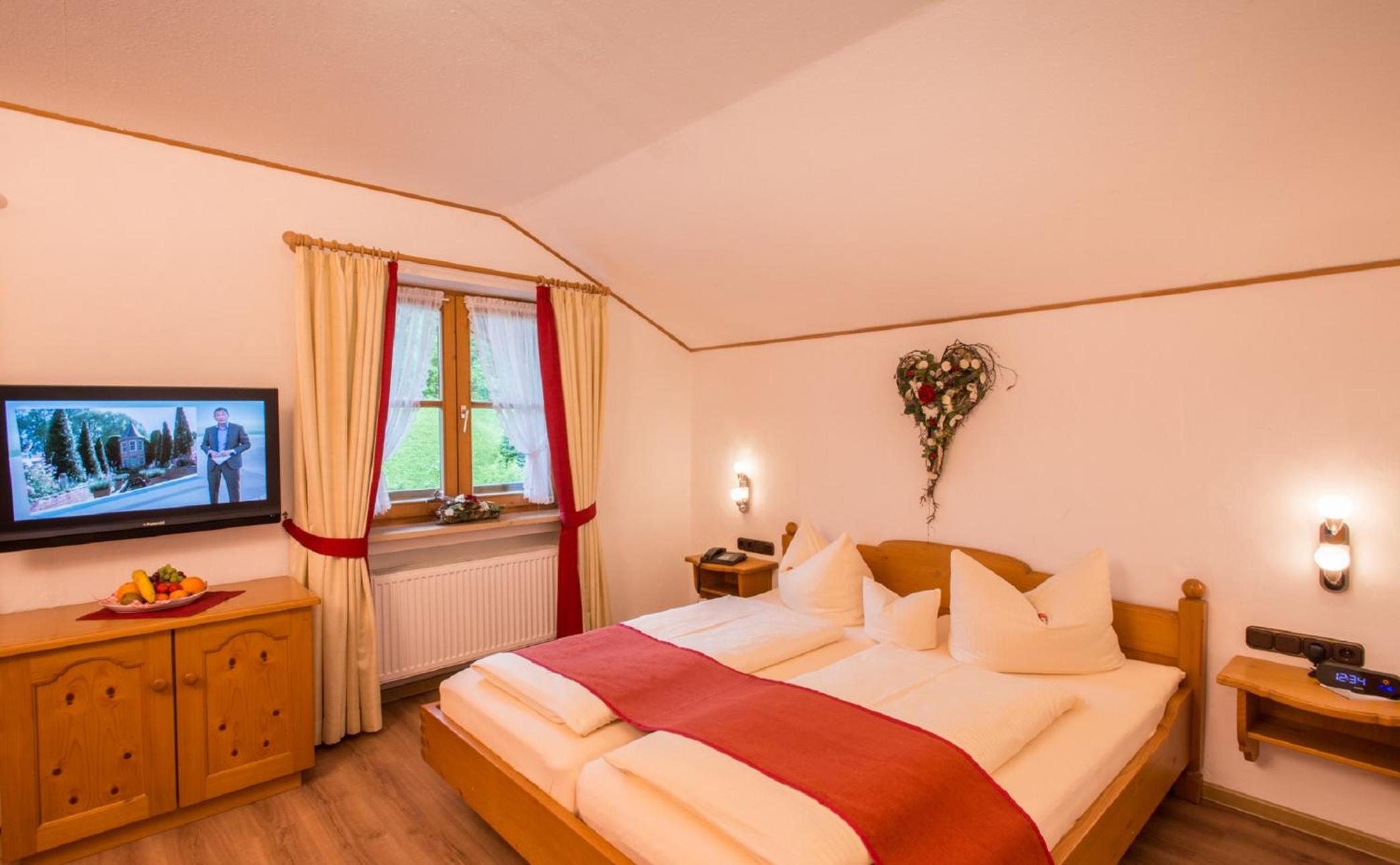 Superior Triple Room photo 2