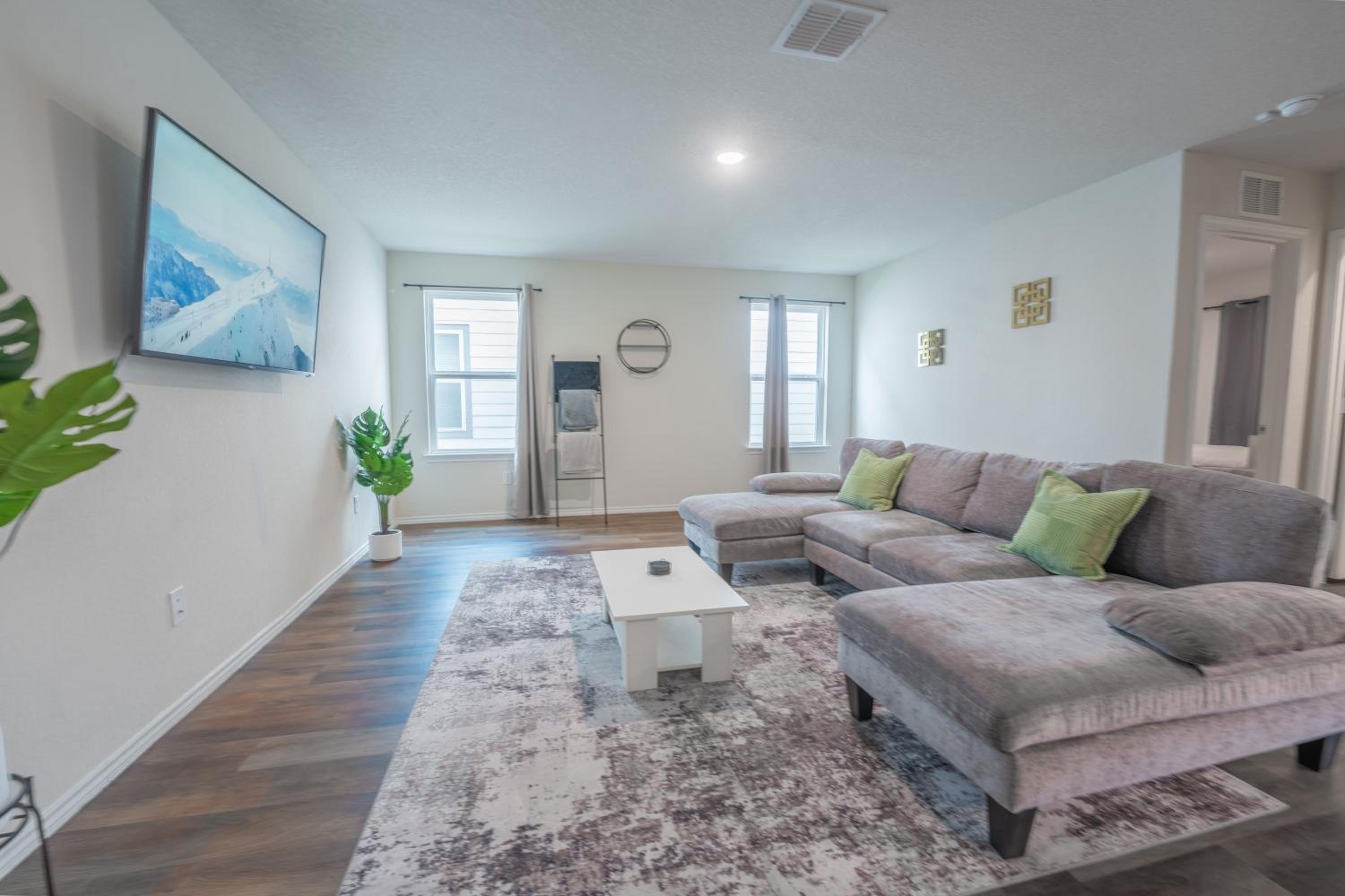 Four-Bedroom House photo 1