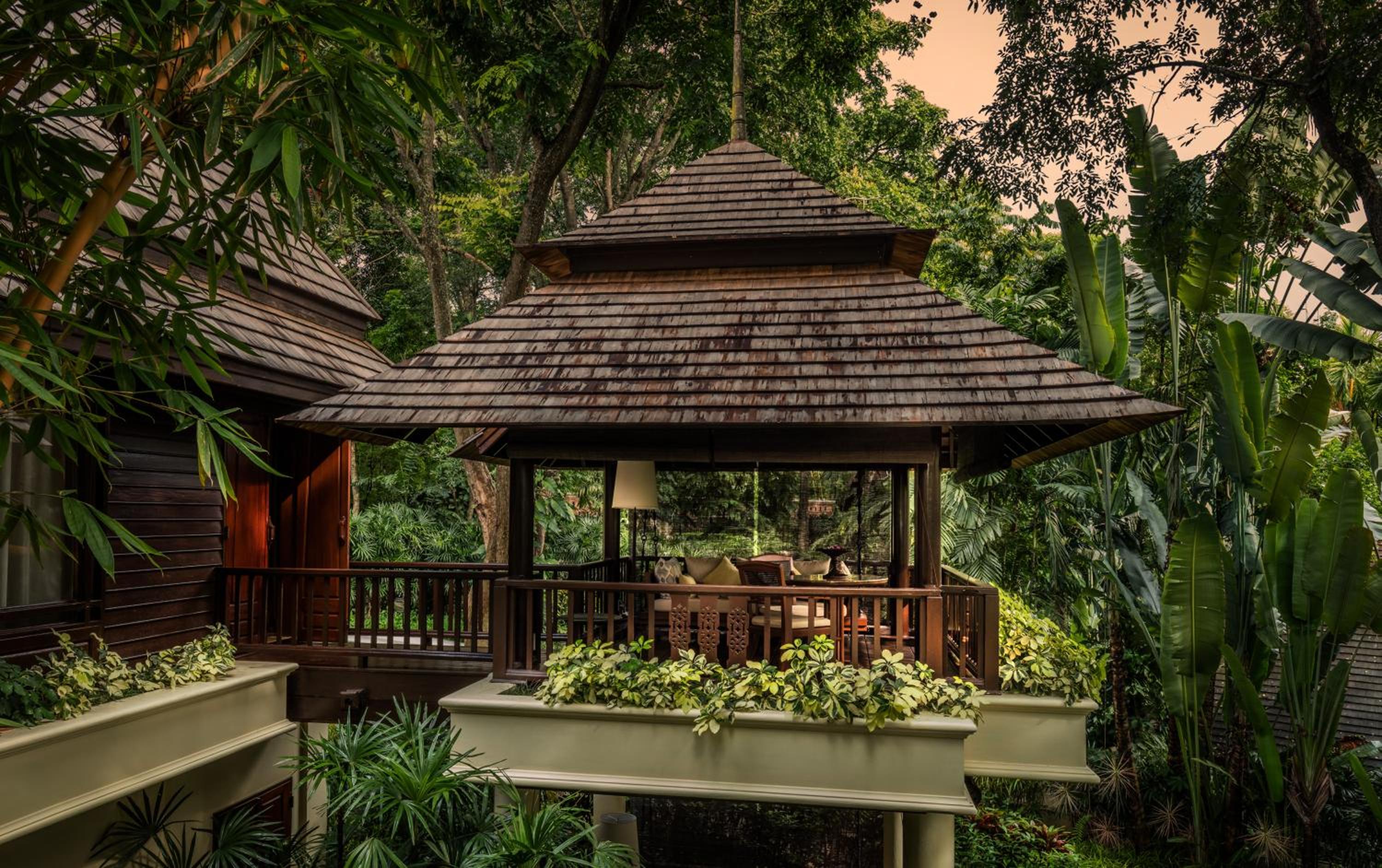 Upper Garden Pavilion with King Bed - Photo 2