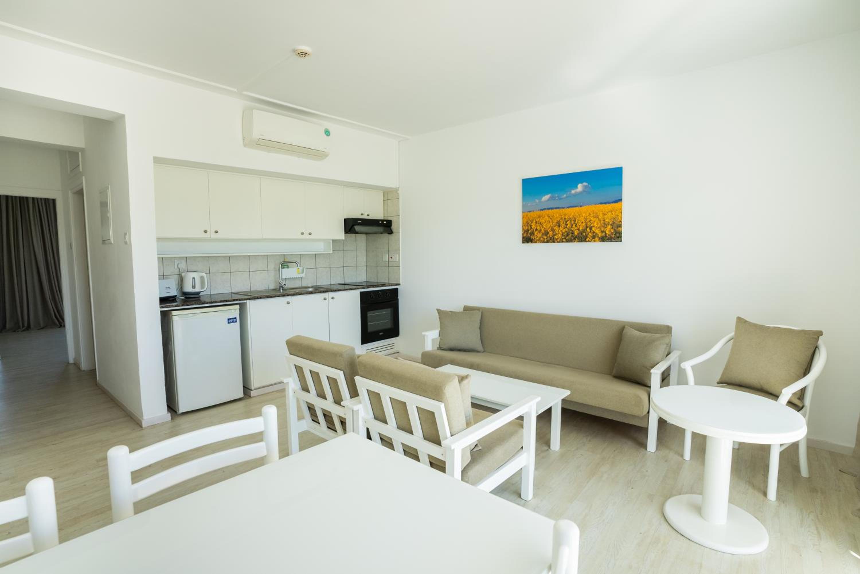 One-Bedroom Apartment - Photo 16